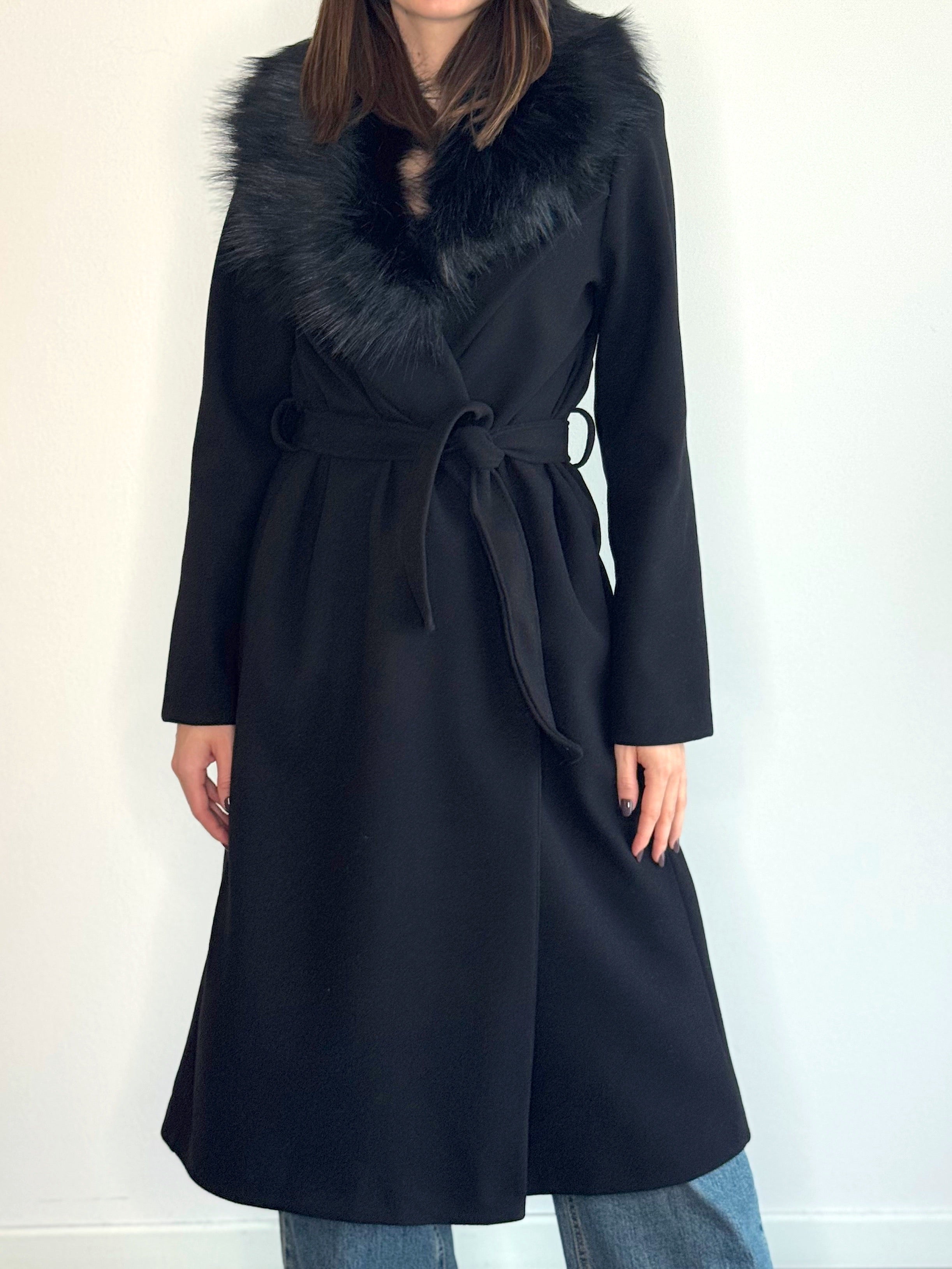 CAPPOTTO CON ECO PELLICCIA REMOVIBILE