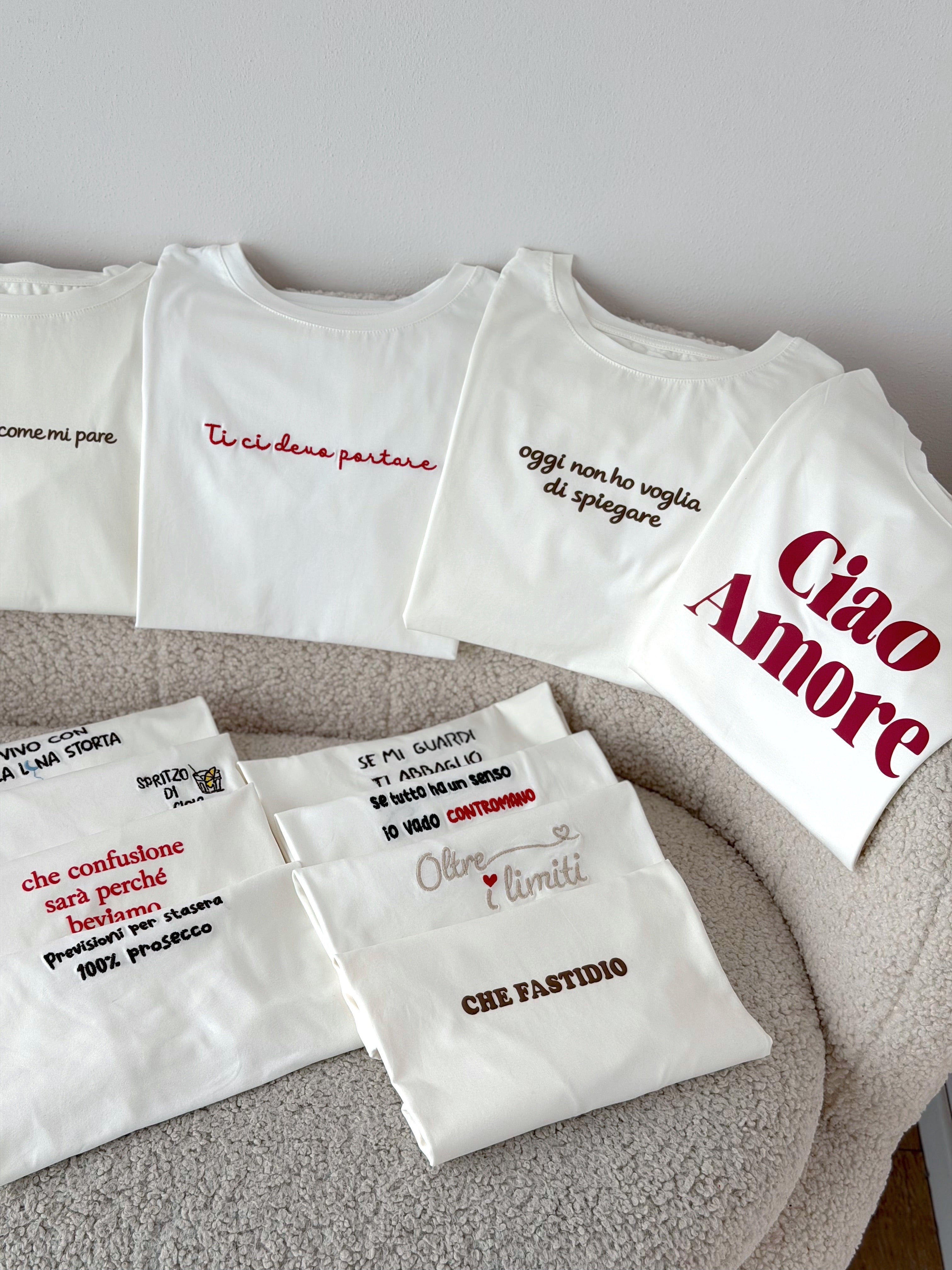 T-SHIRT CON SCRITTE