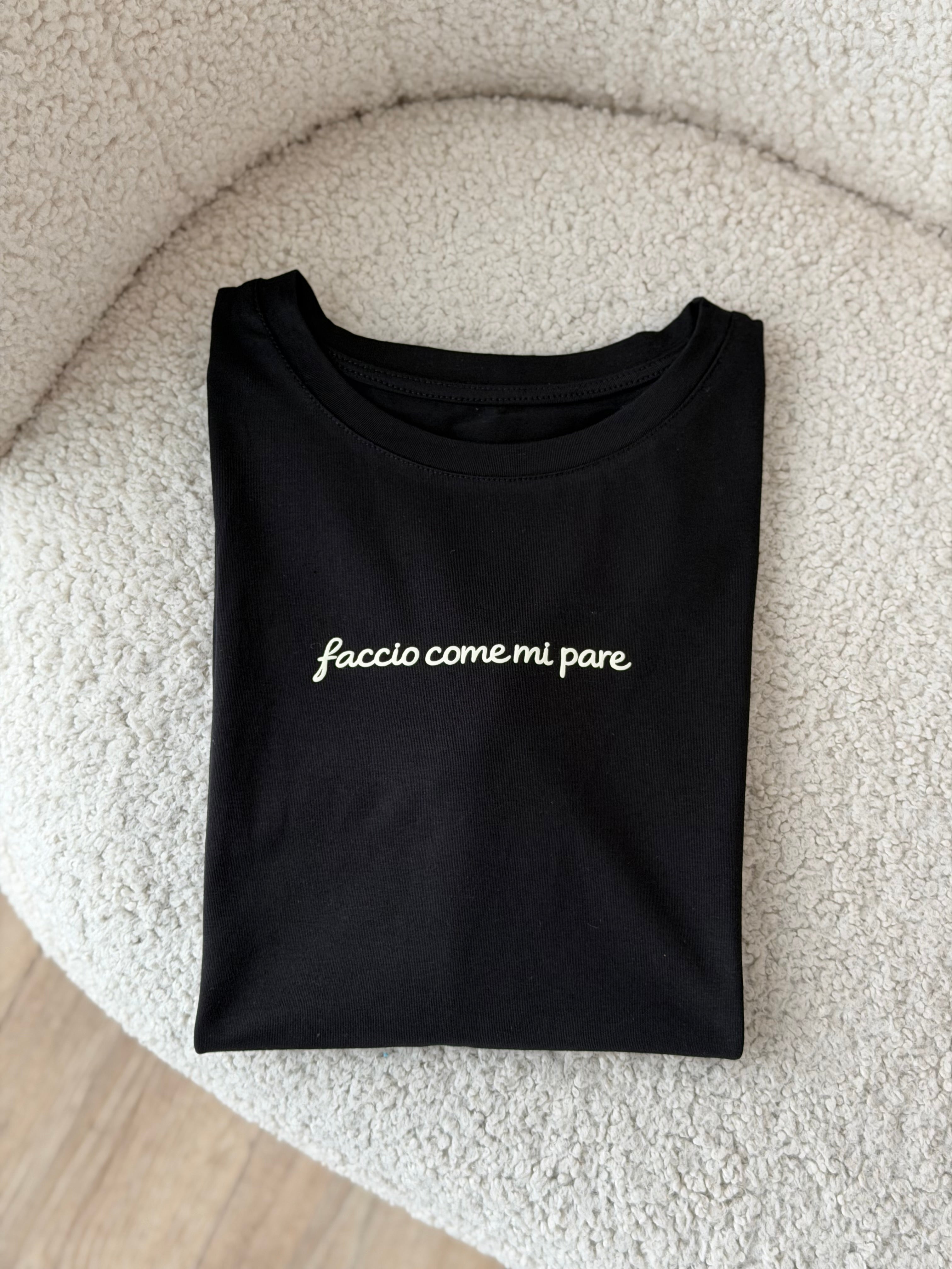 T-SHIRT CON SCRITTE
