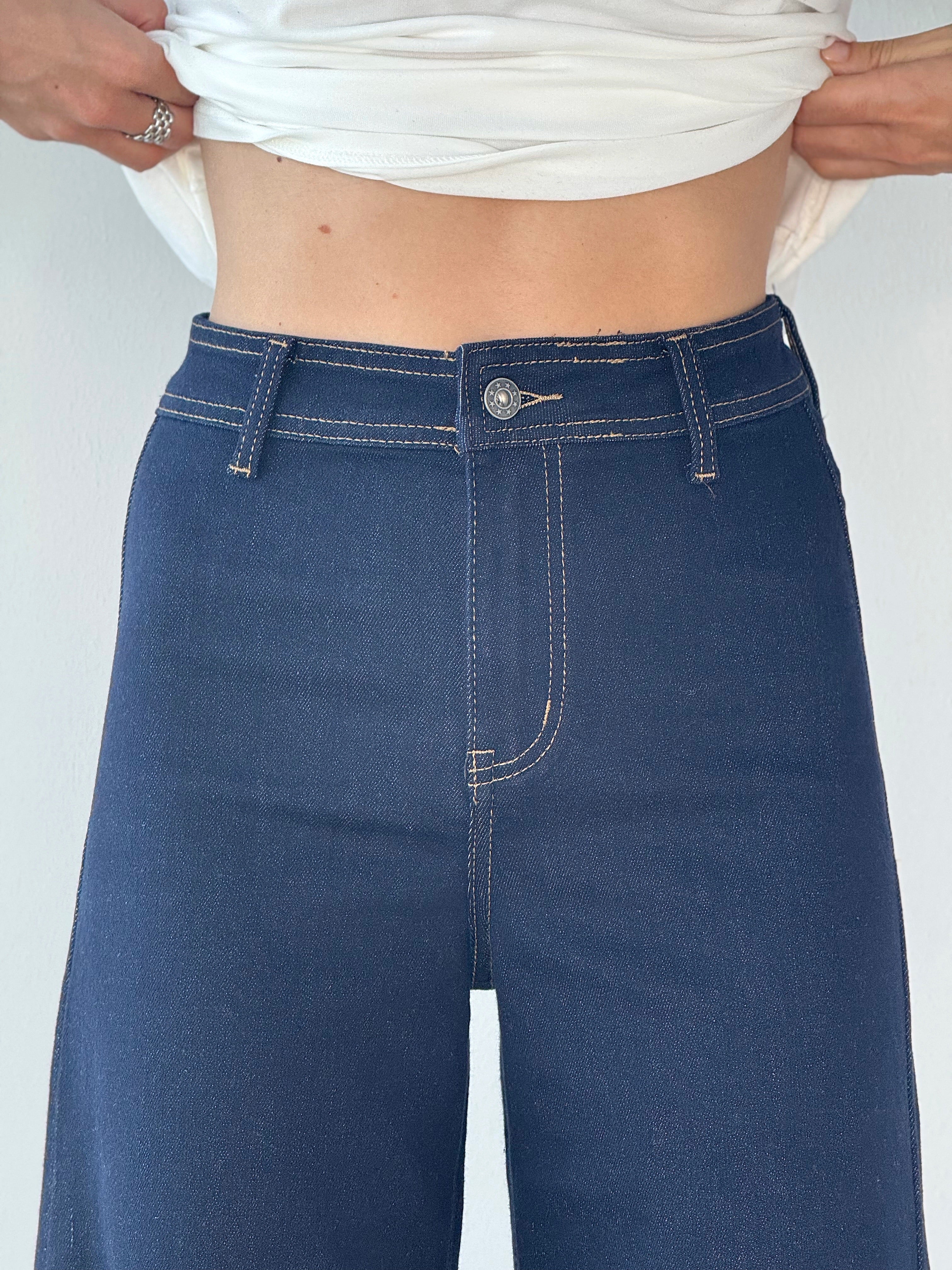 DENIM BLU CON CUCITURE A CONTRASTO