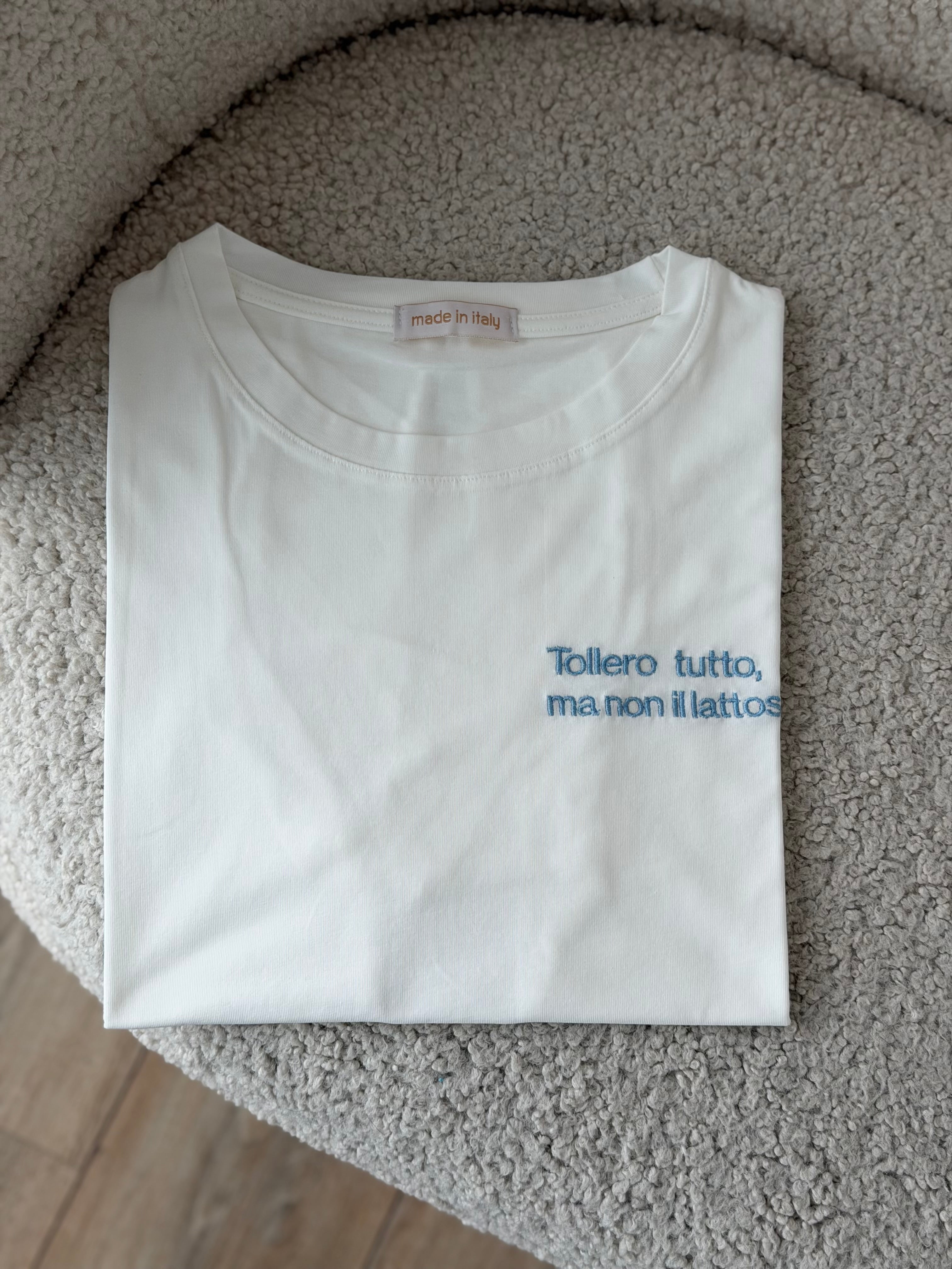T-SHIRT CON SCRITTE