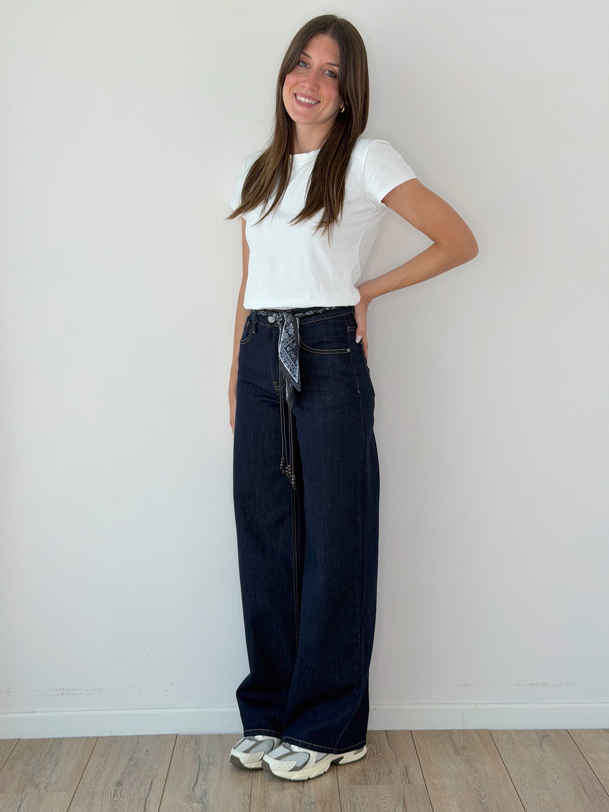 DENIM STRAIGHT BLU CON CUCITURE A CONTRASTO