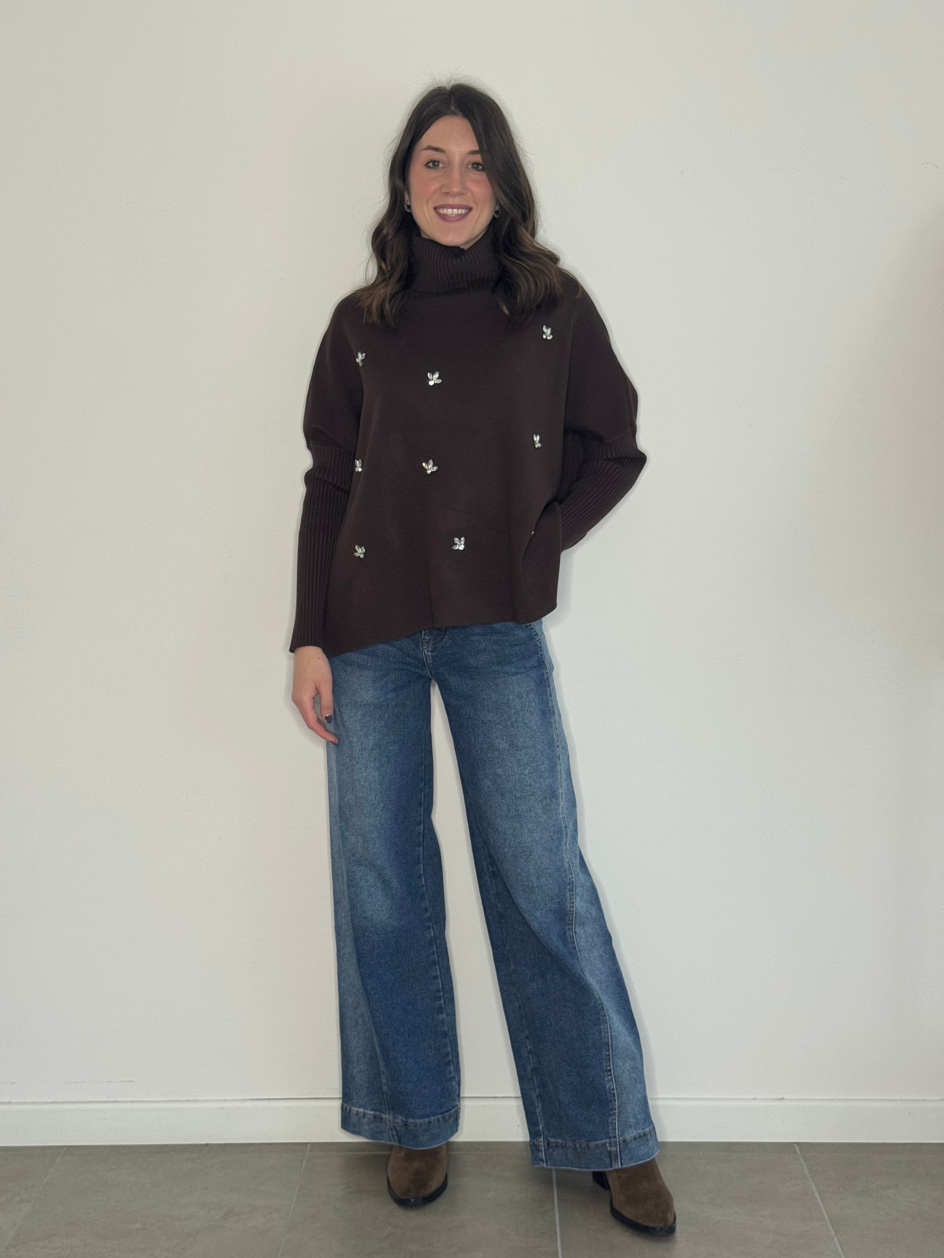 MAGLIONE CON DECORAZIONI GIOIELLO