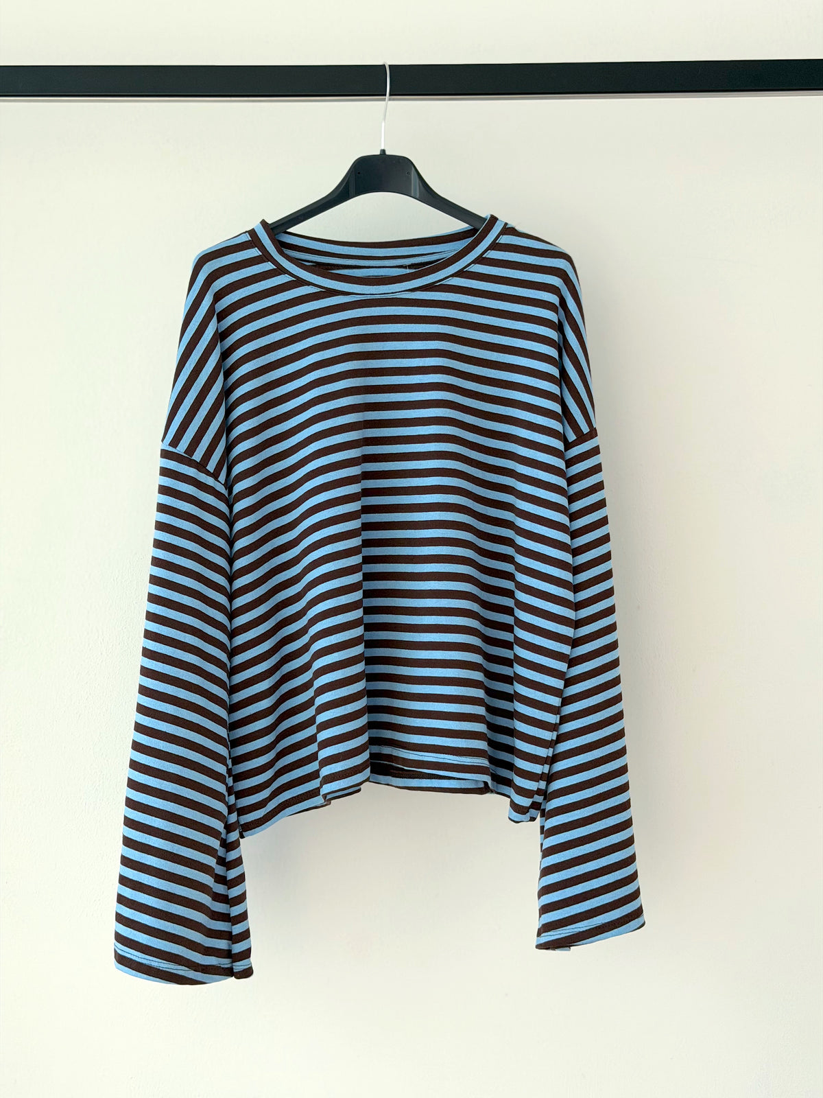 LONGSLEEVE OVERSIZE A RIGHE IN 100% cotone