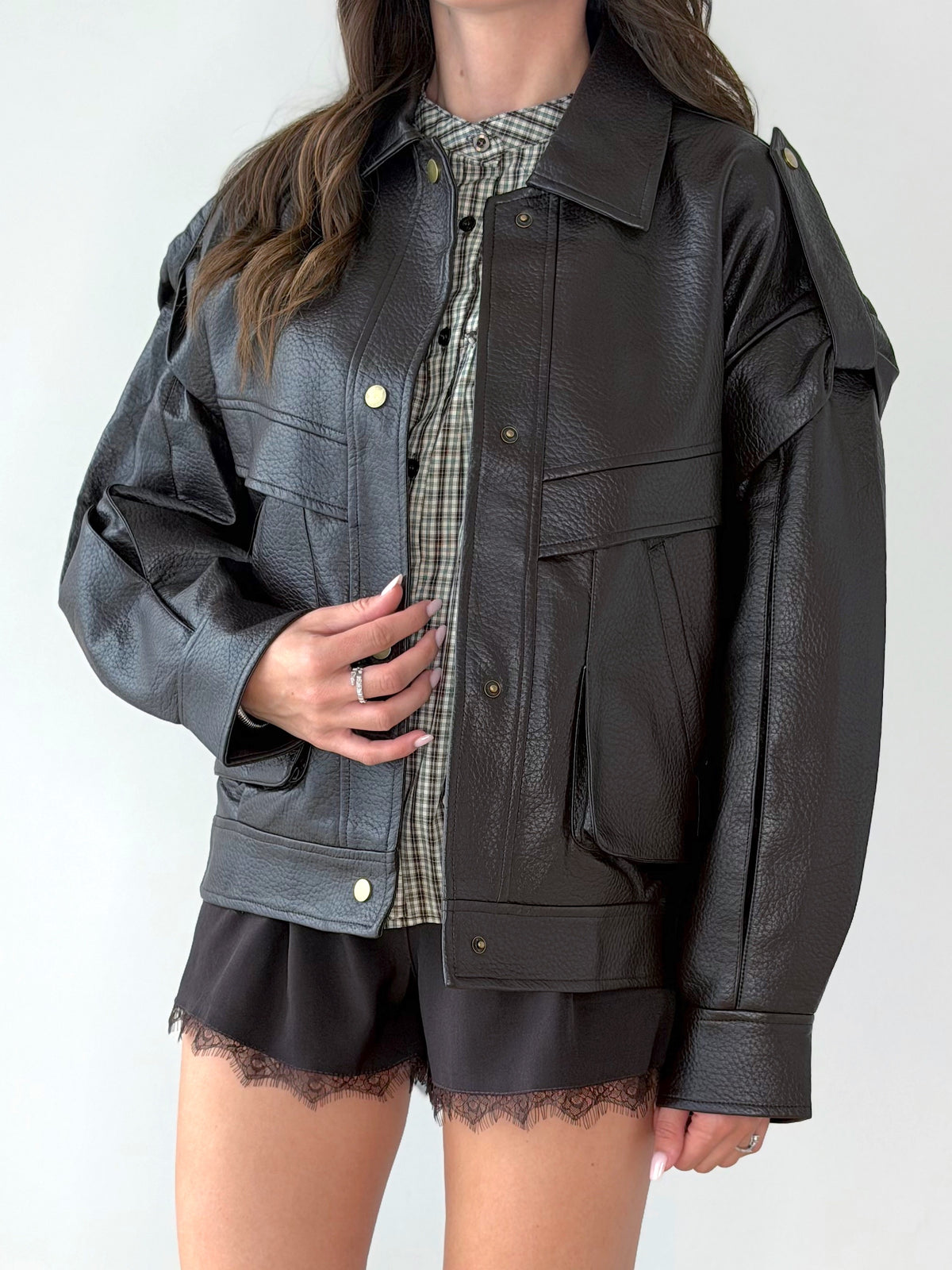 BOMBER MORO CON COLLETTO IN ECOPELLE MARTELLATA
