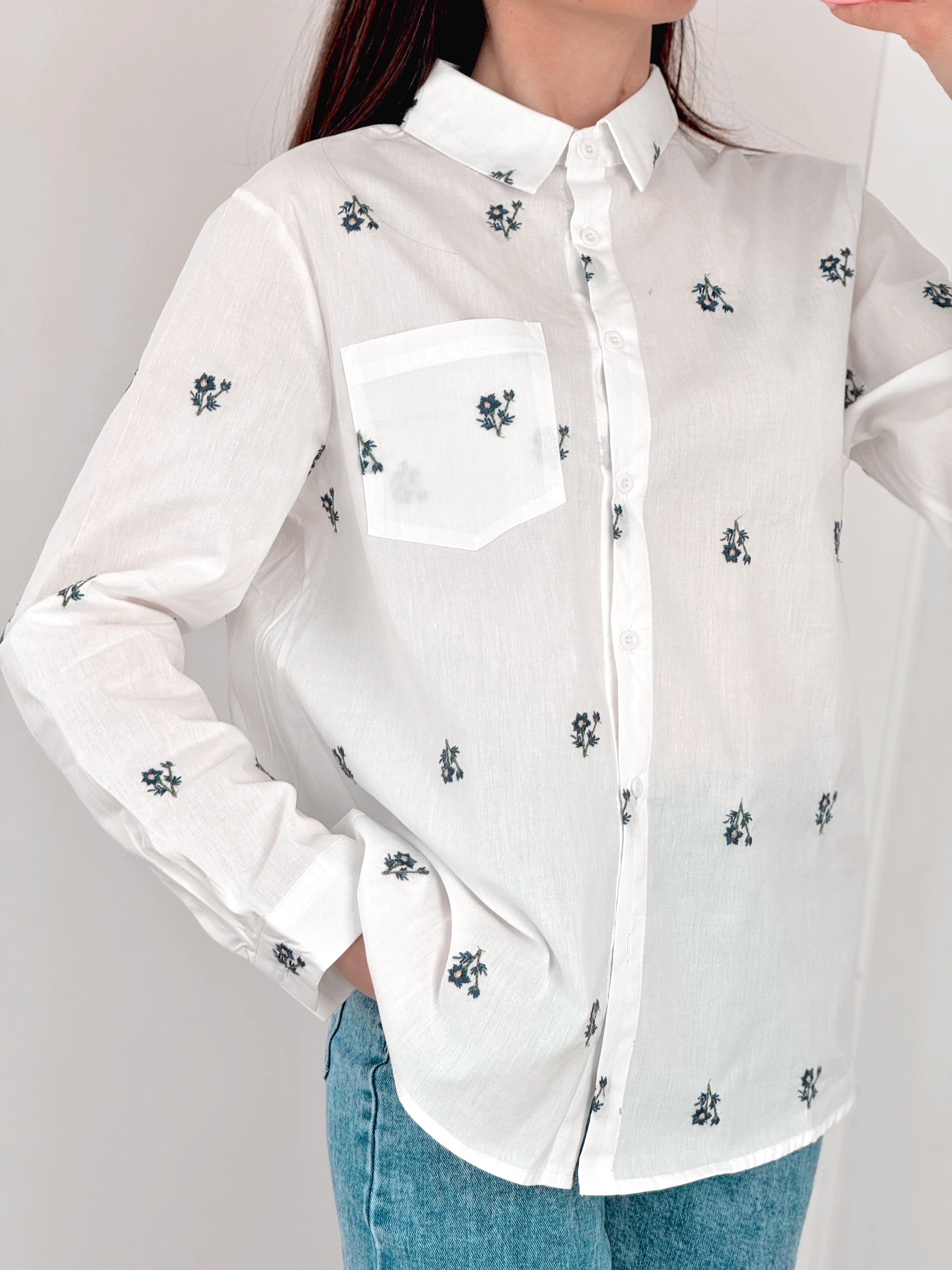 Camicia Desirè Bianca Fiori Ricamati 4