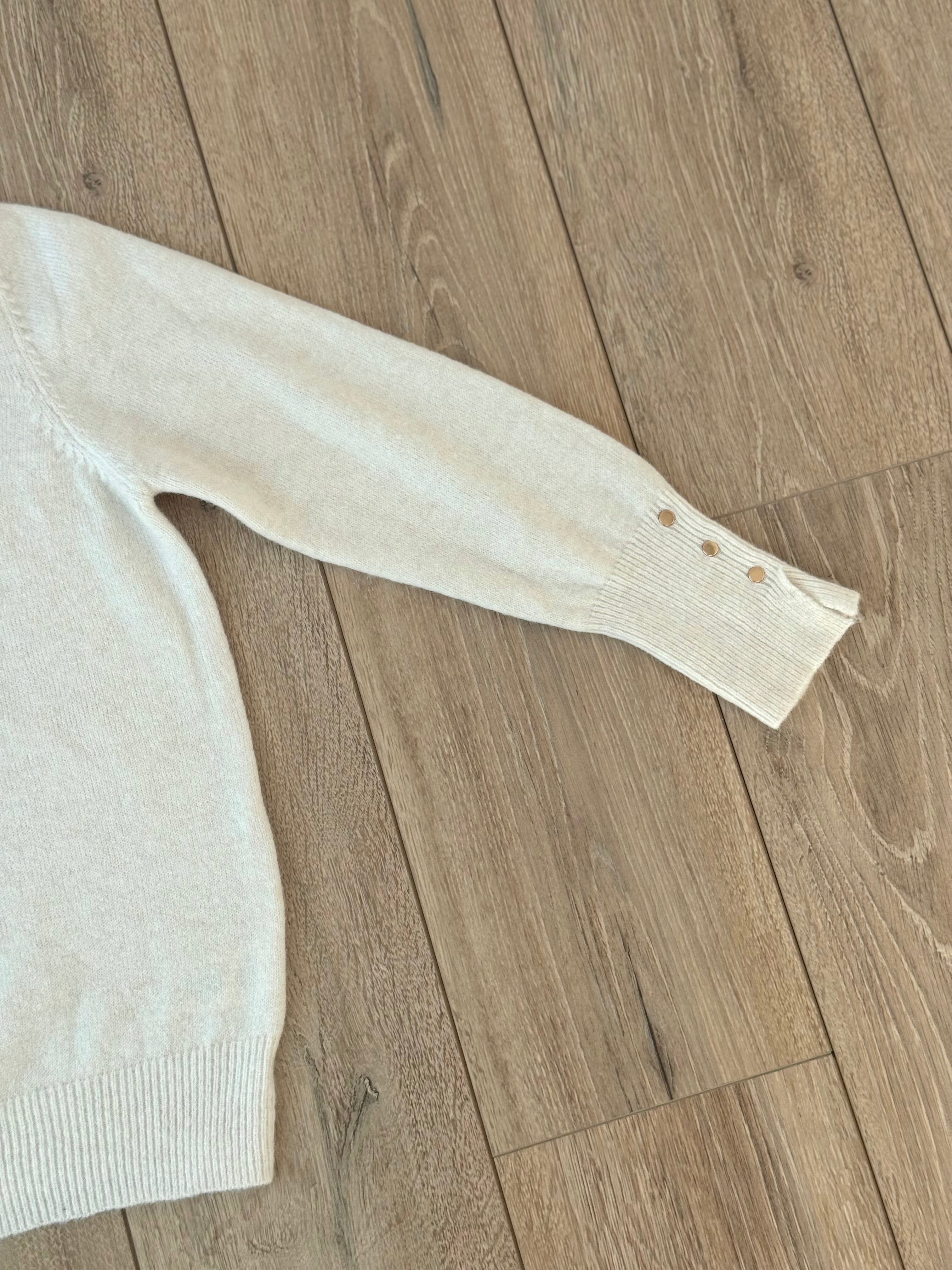 MAGLIONE CON BOTTONCINI ( 5% LANA)