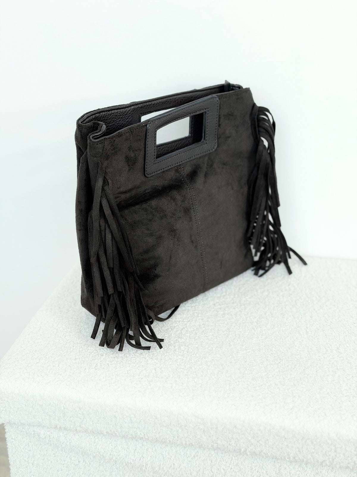BORSA IN ECO CAMOSCIO CON FRANGE E TRACOLLA REMOVIBILE