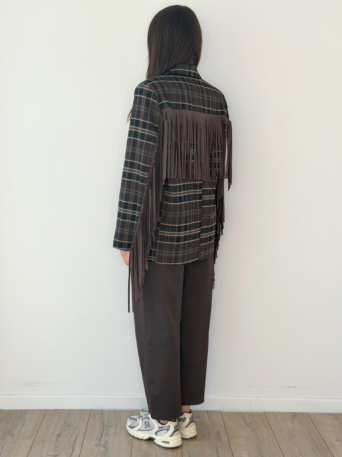 GIACCA QUADRI CON FRANGE IN ECO CAMOSCIO