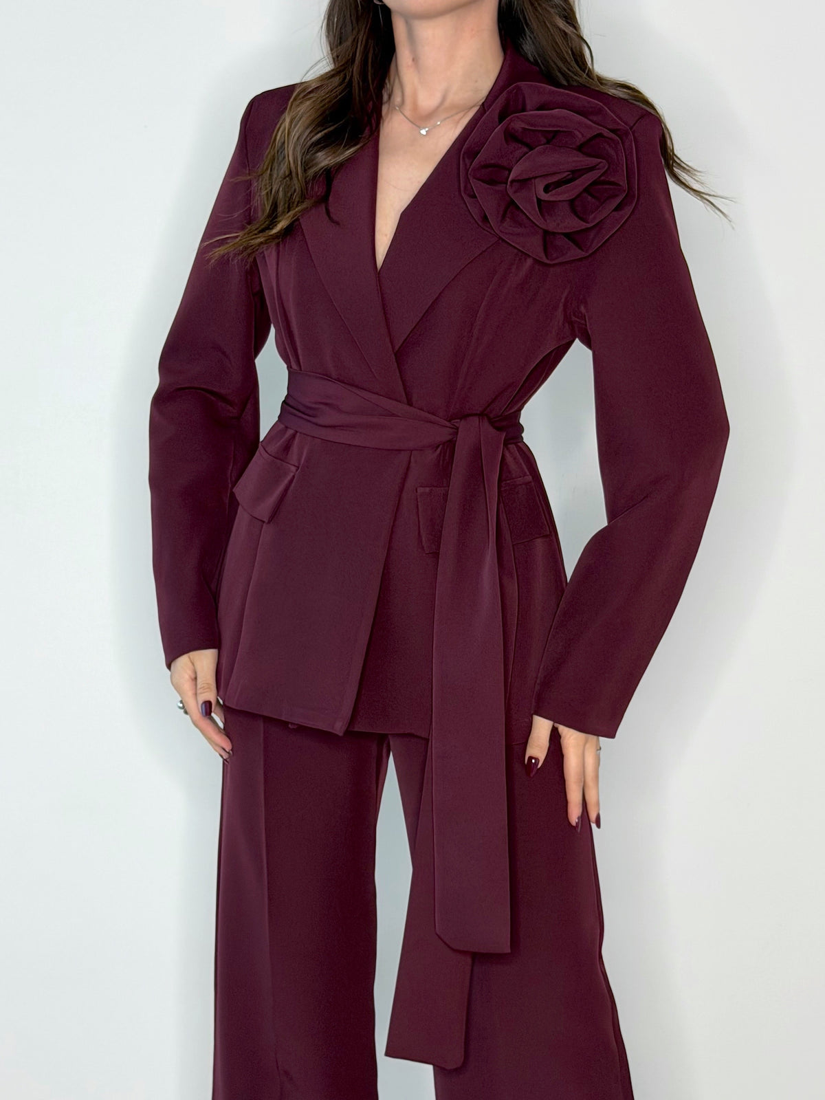 TAILLEUR BORGOGNA CON ROSA (REMOVIBILE)