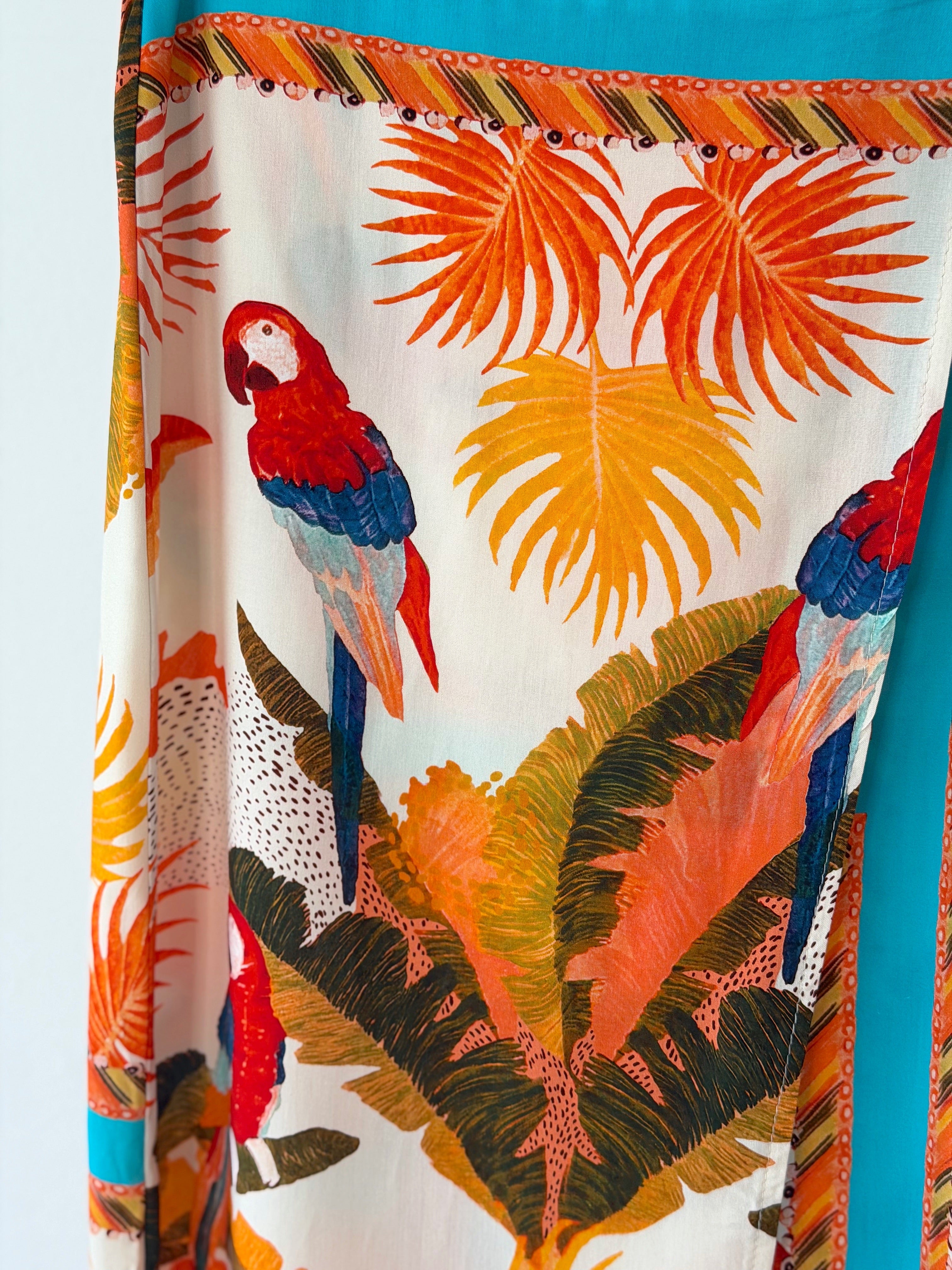 GONNA PAREO