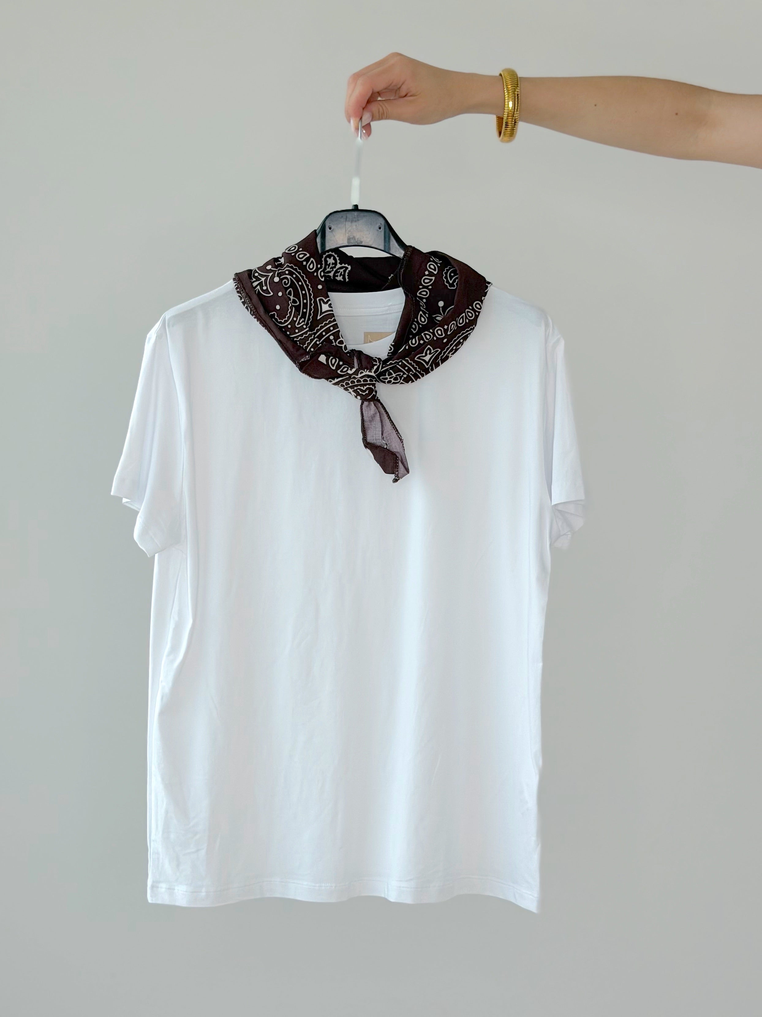 TSHIRT CON BANDANA