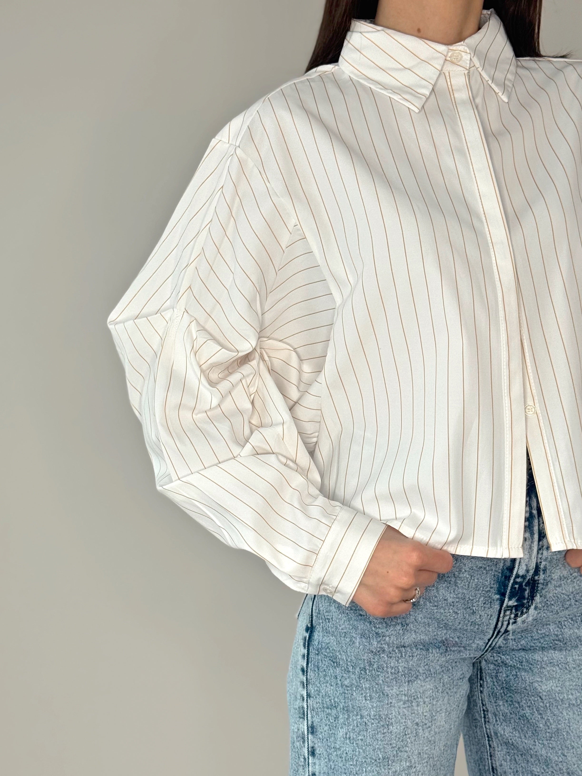 CAMICIA GESSATA CON MANICHE A SBUFFO