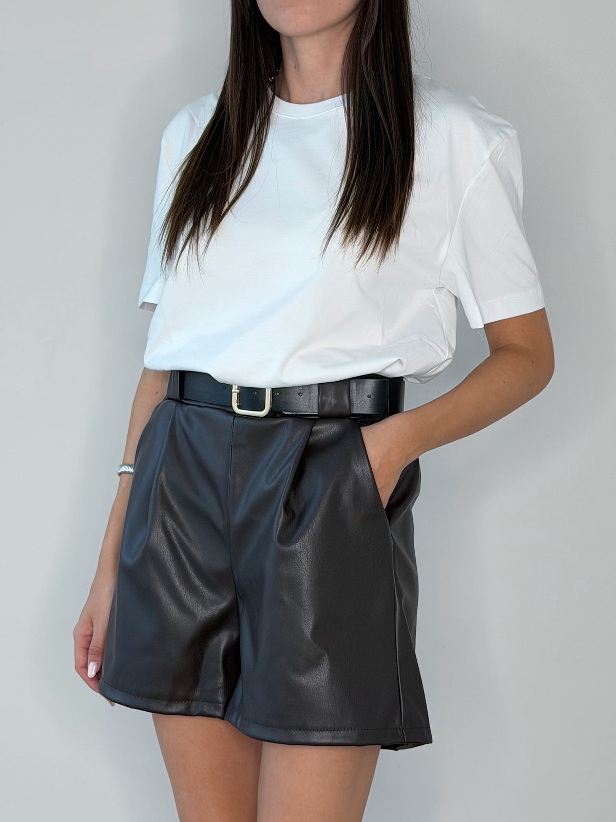 SHORTS FELPATO IN ECOPELLE MARRONE