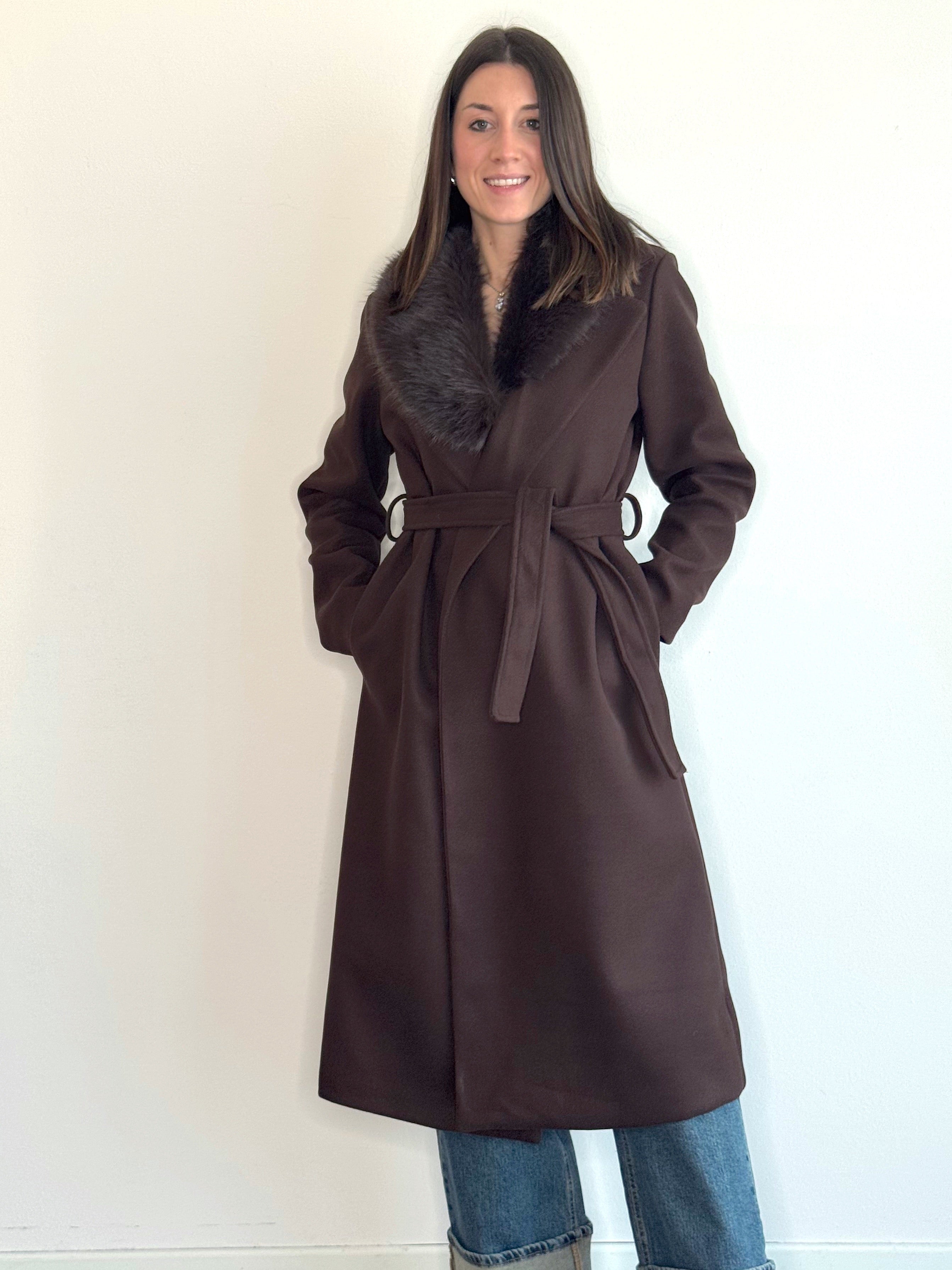 CAPPOTTO CON ECO PELLICCIA REMOVIBILE