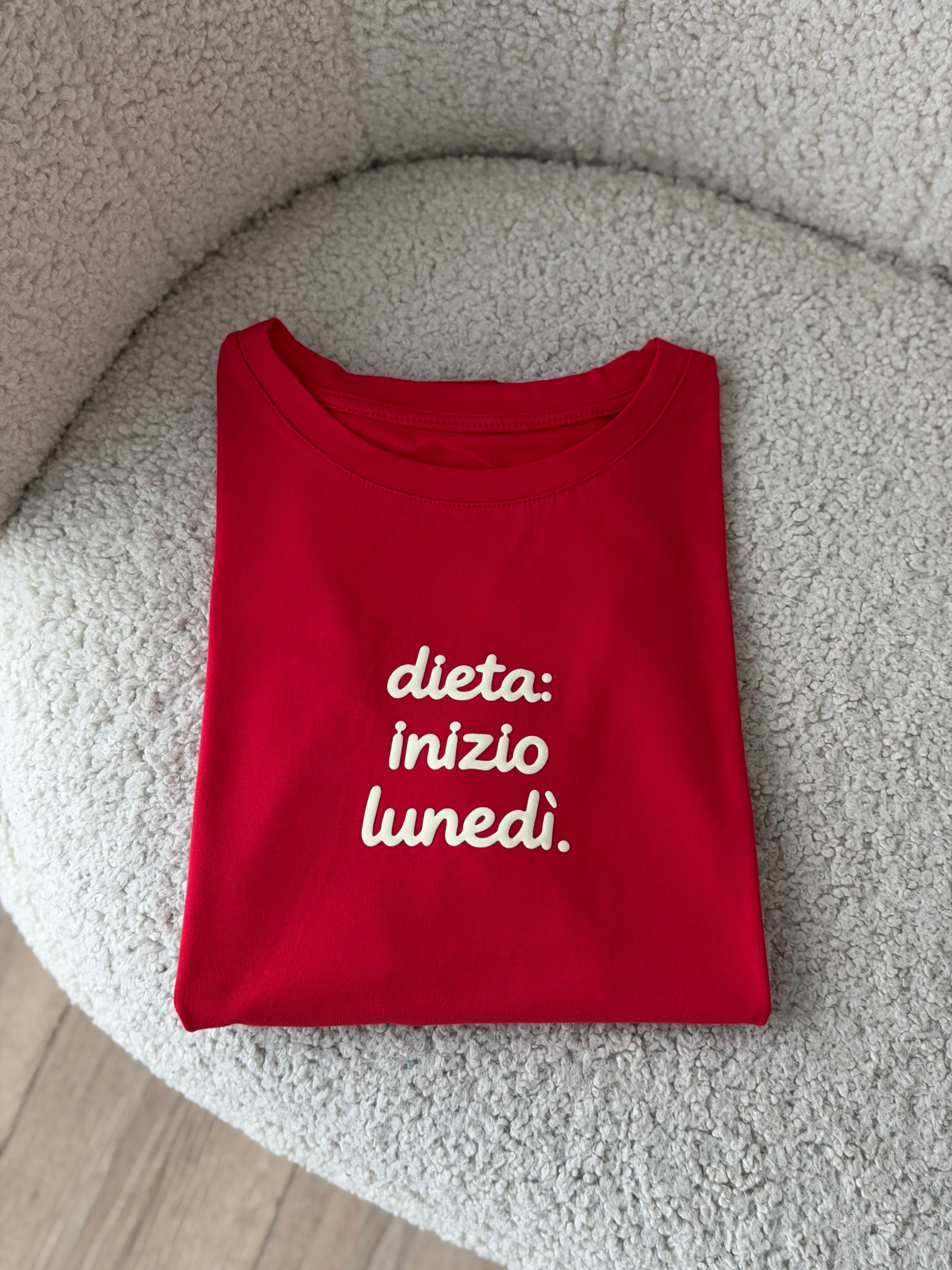 T-SHIRT CON SCRITTE