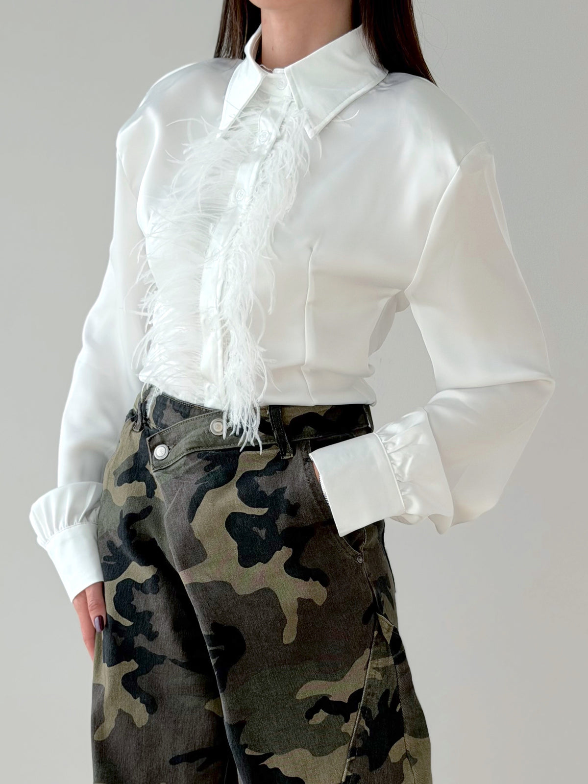 CAMICIA IN RASO CON PIUME BY MONIQUE