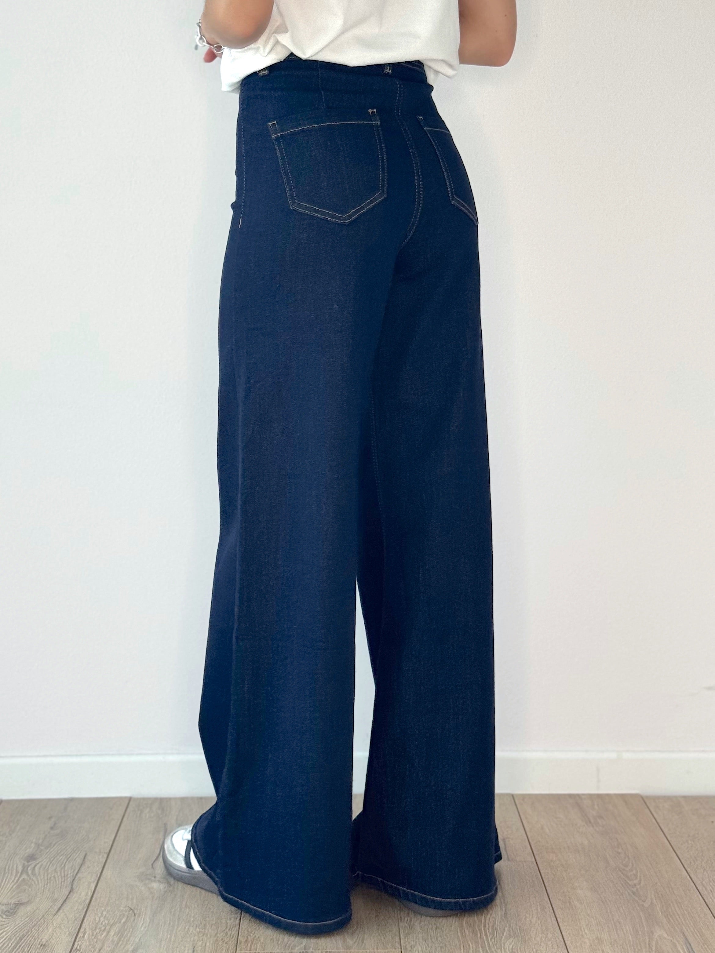 DENIM BLU CON CUCITURE A CONTRASTO