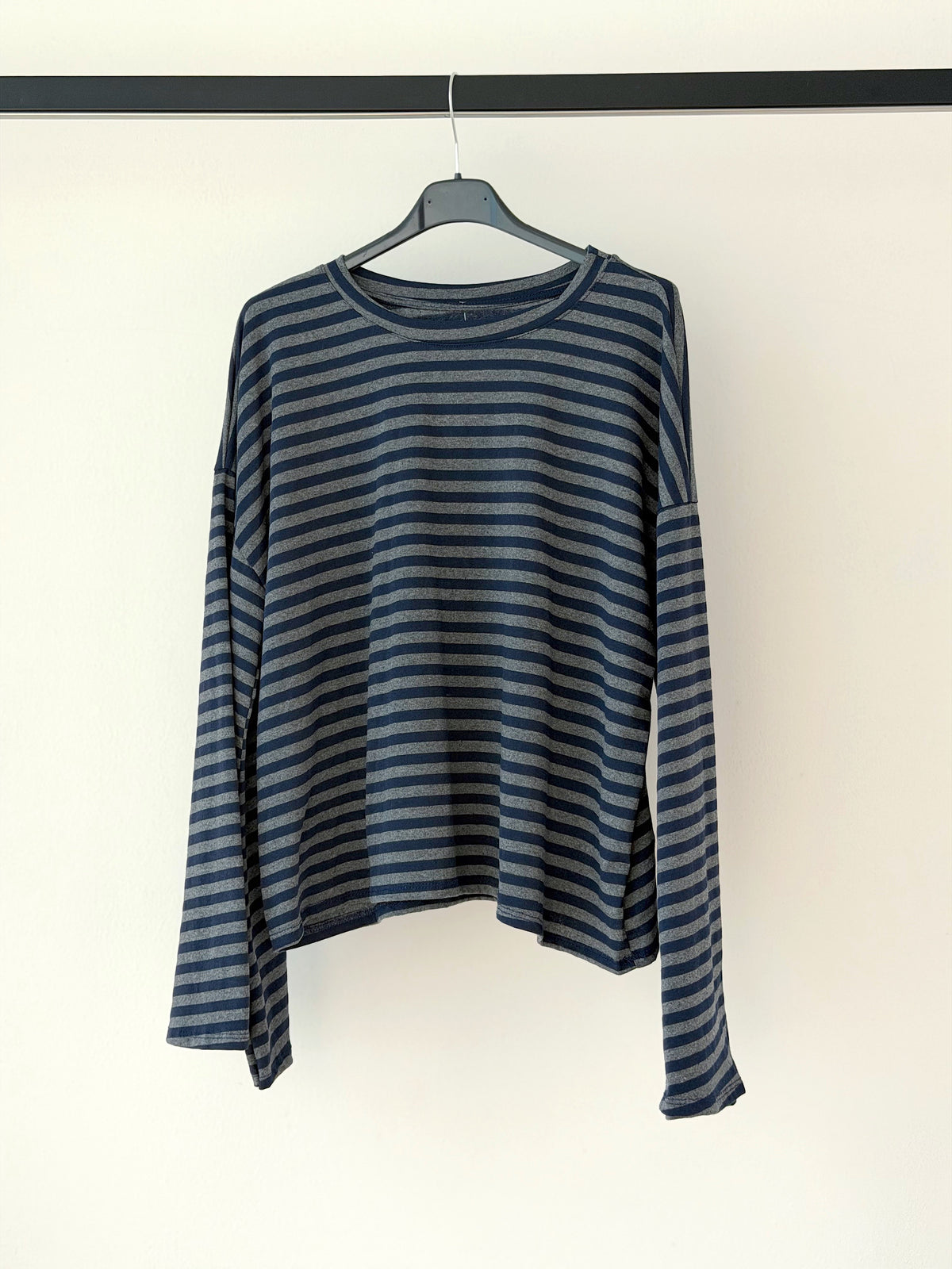 LONGSLEEVE OVERSIZE A RIGHE IN 100% cotone