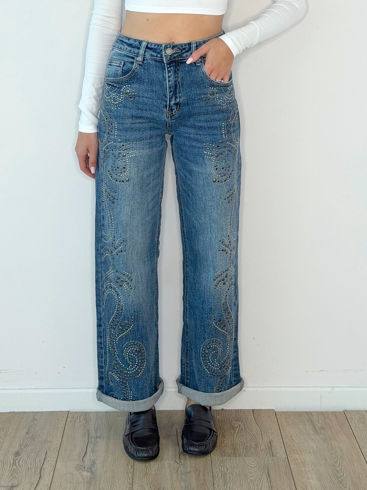 DENIM DECORATO CON BORCHIETTE