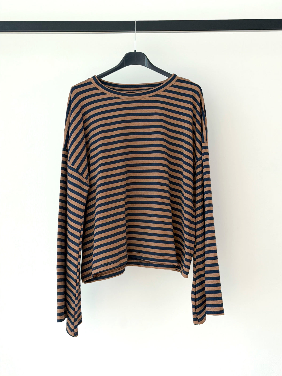 LONGSLEEVE OVERSIZE A RIGHE IN 100% cotone