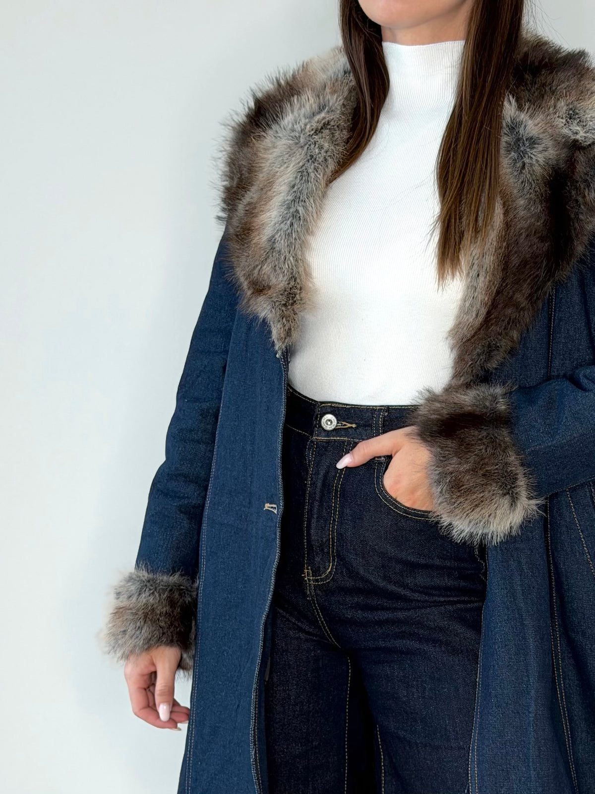 Cappotto in Denim trapuntato con dettagli in ecopelliccia