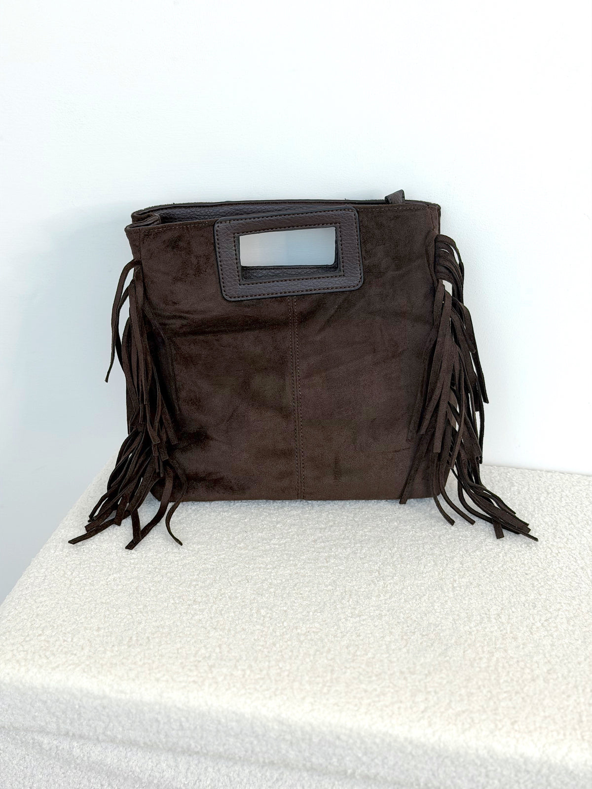 BORSA IN ECO CAMOSCIO CON FRANGE E TRACOLLA REMOVIBILE