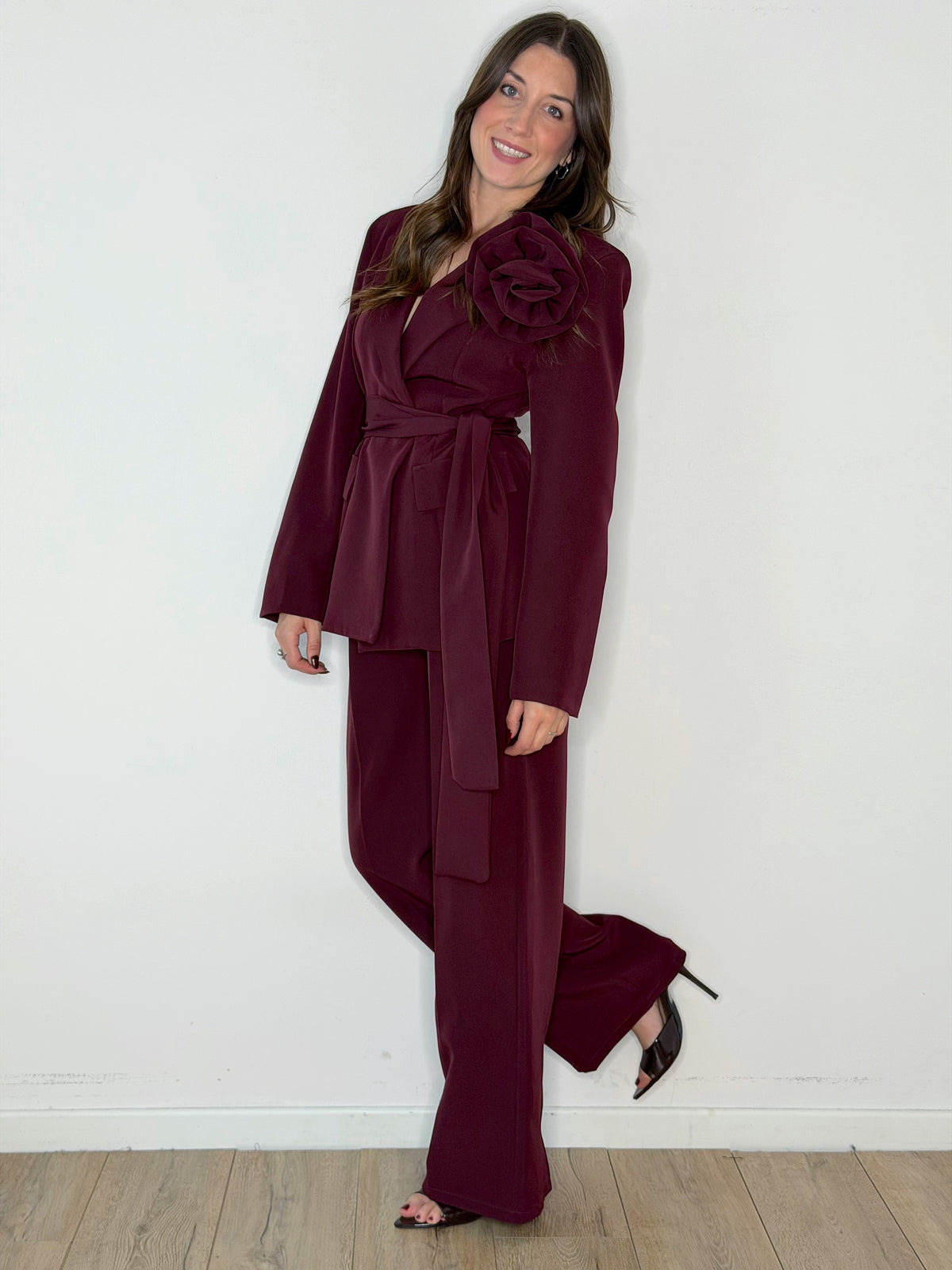 TAILLEUR BORGOGNA CON ROSA (REMOVIBILE)