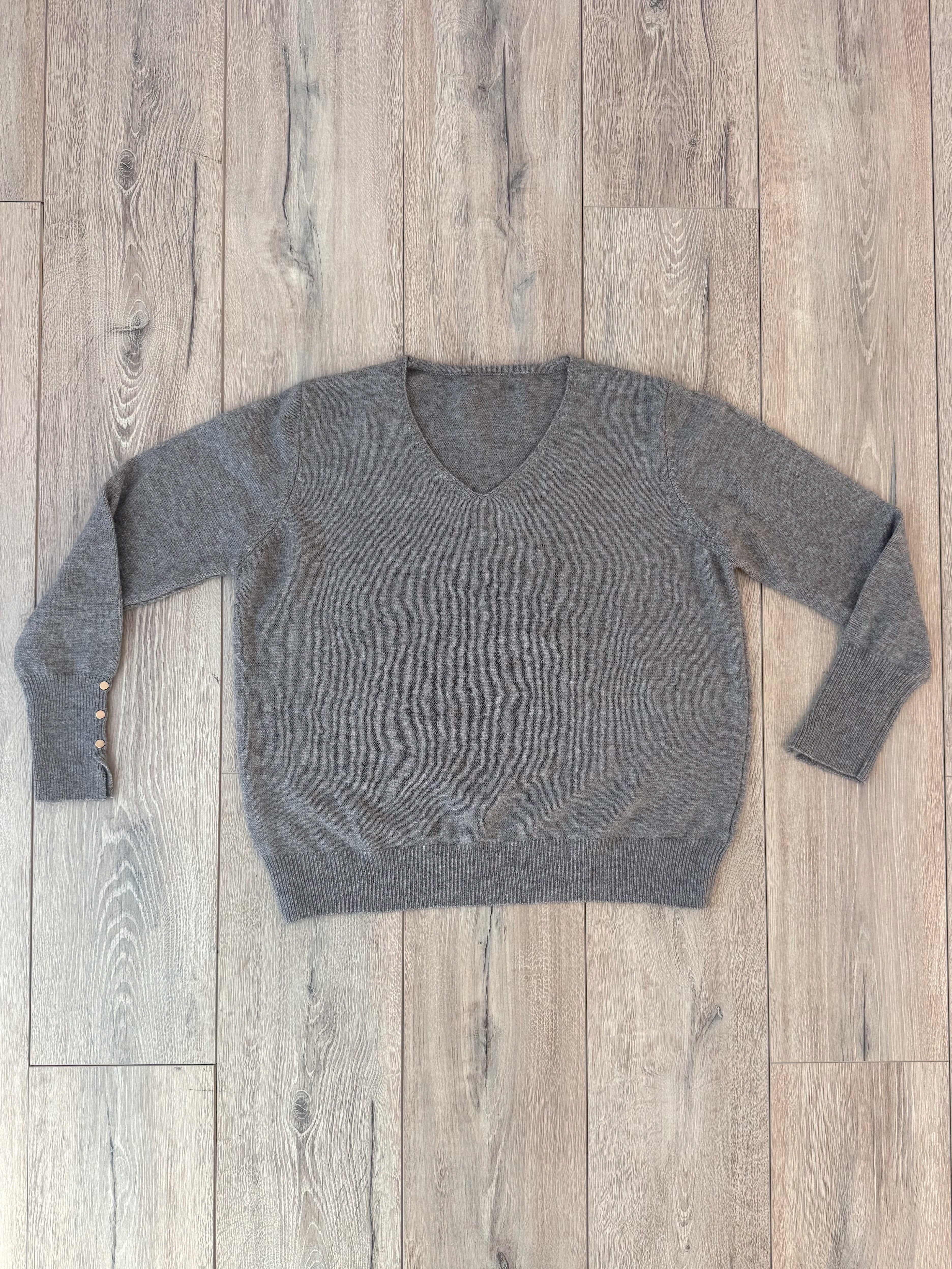 MAGLIONE CON BOTTONCINI ( 5% LANA)