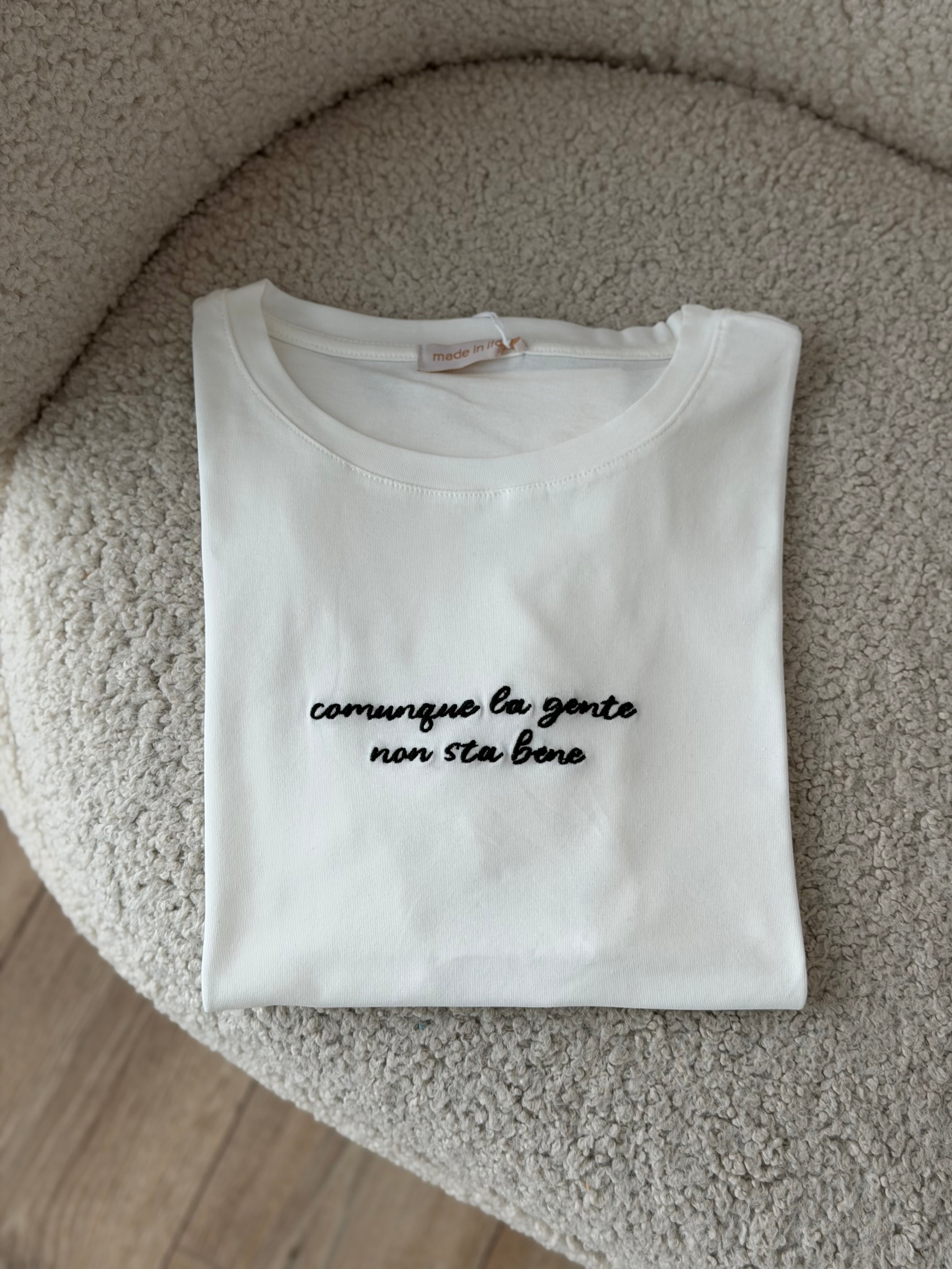 T-SHIRT CON SCRITTE