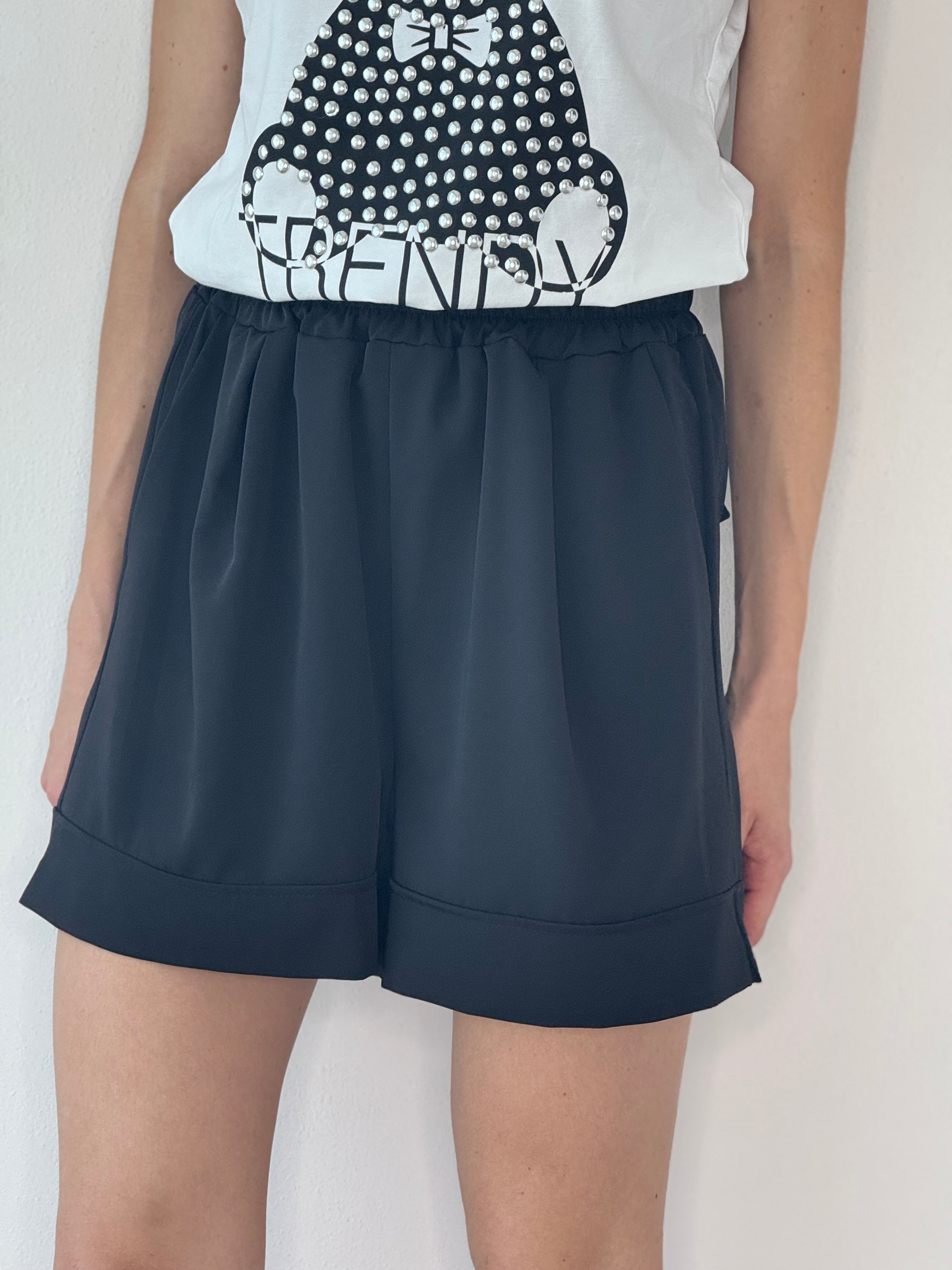 SHORTS NERO ALESSIA