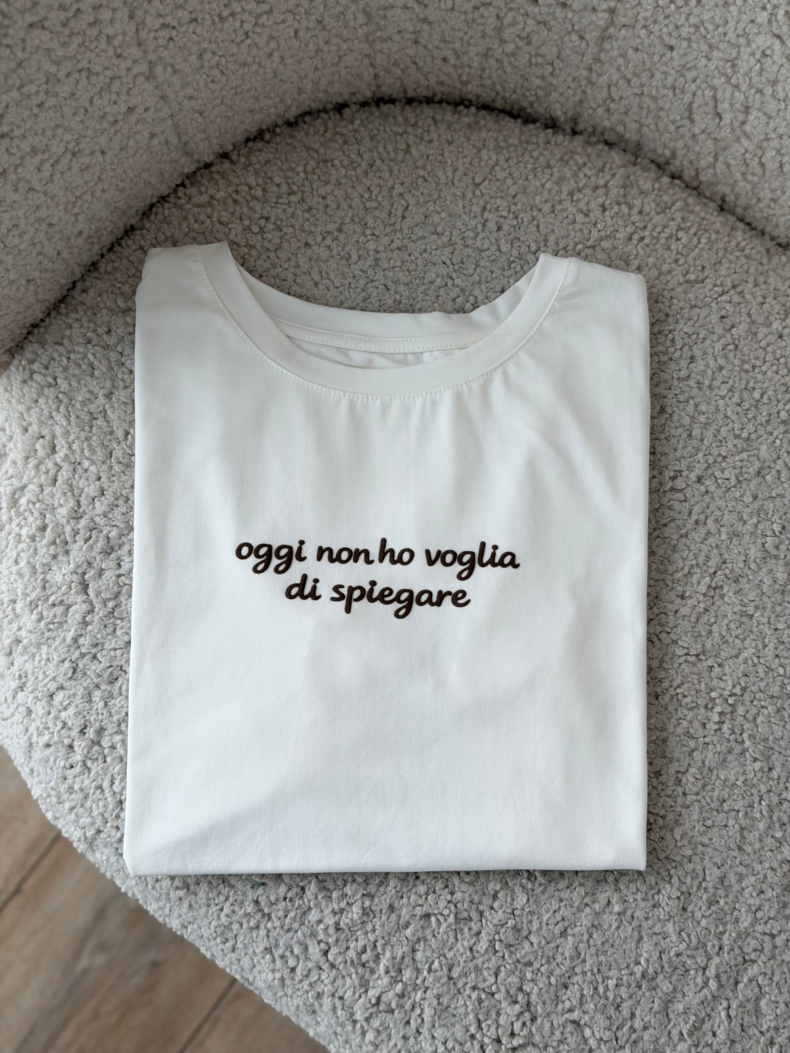 T-SHIRT CON SCRITTE