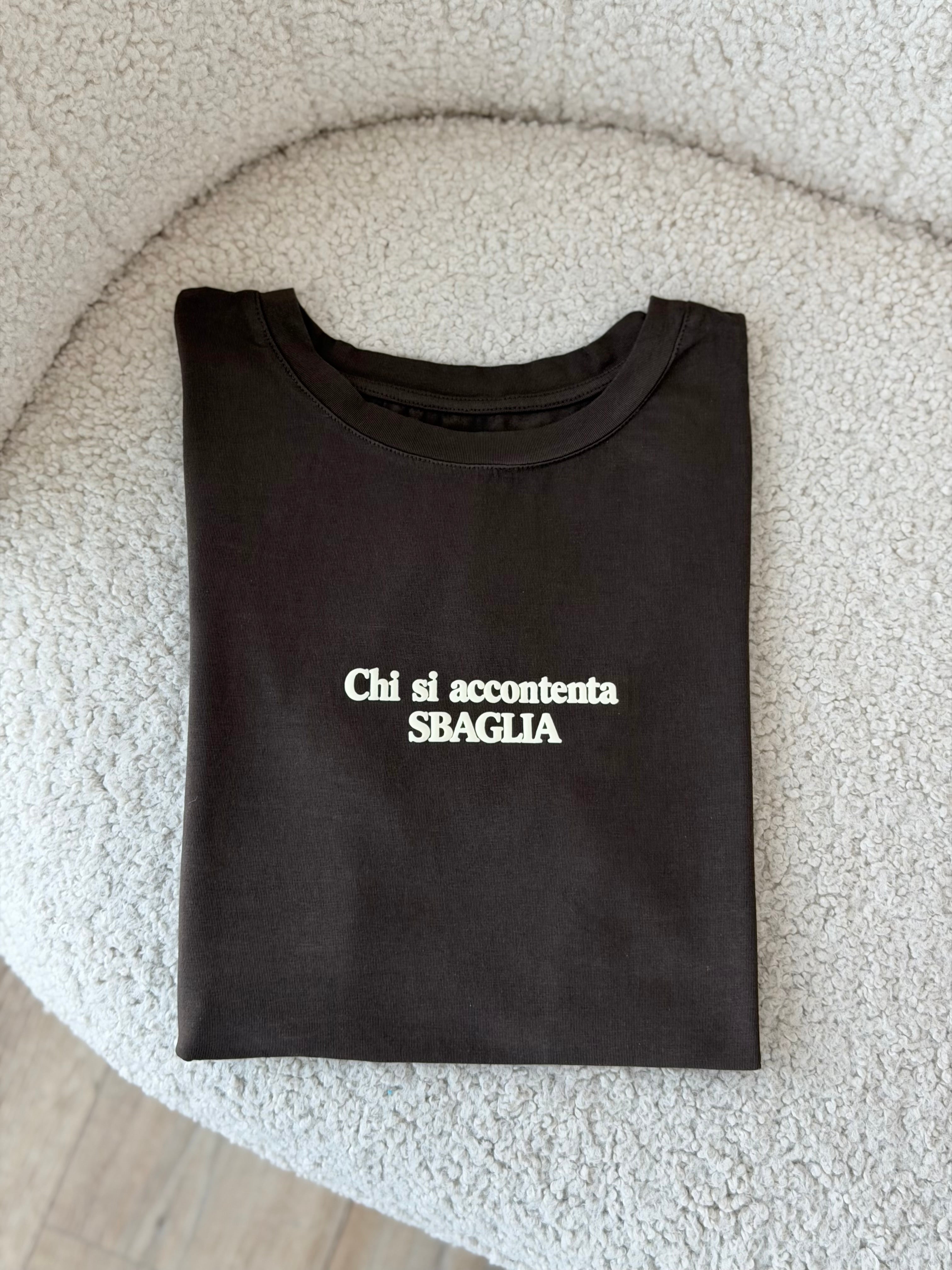 T-SHIRT CON SCRITTE