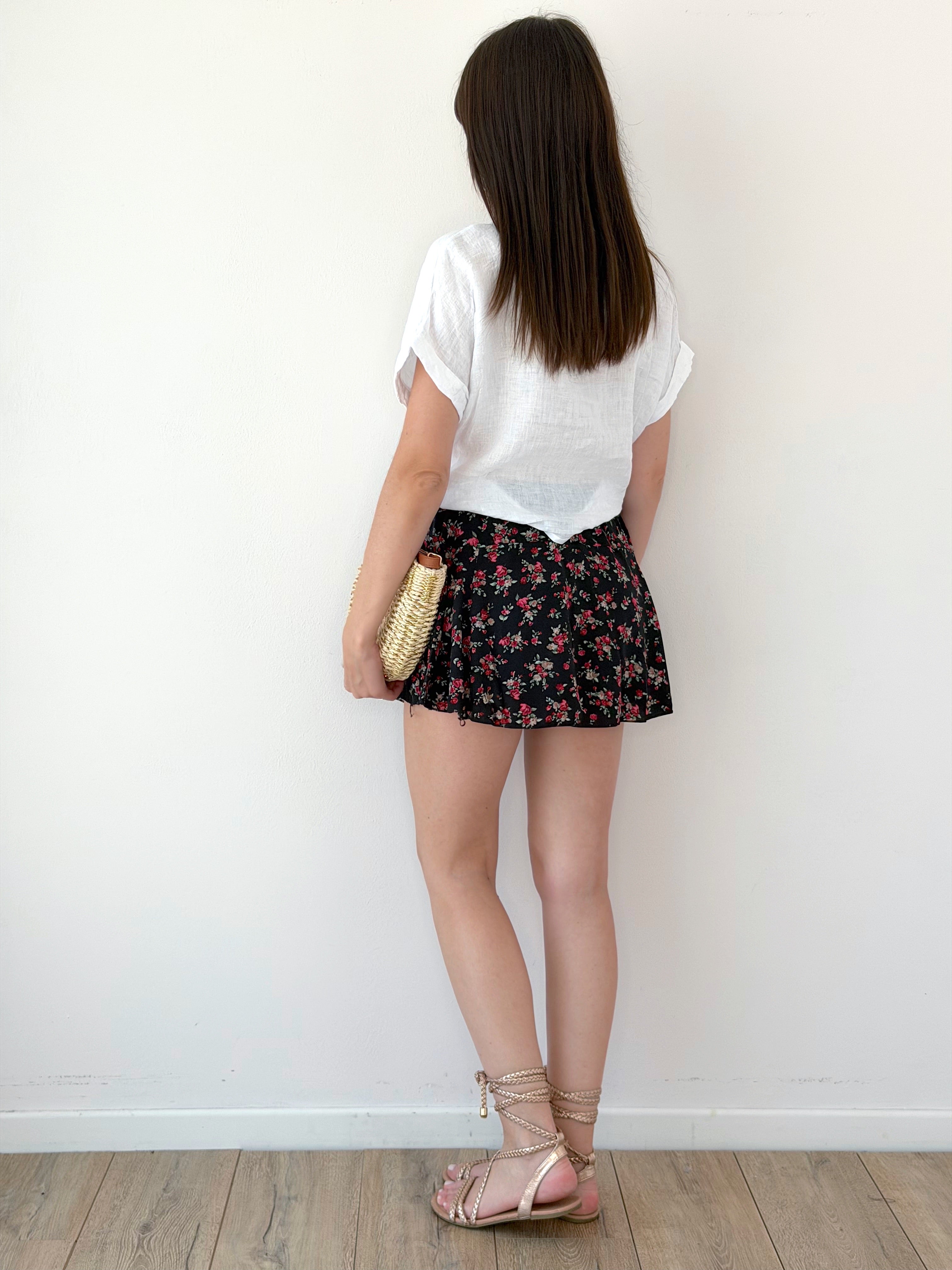 GONNA PANTALONCINO FLOWERS CON CINTURA IN RAFIA
