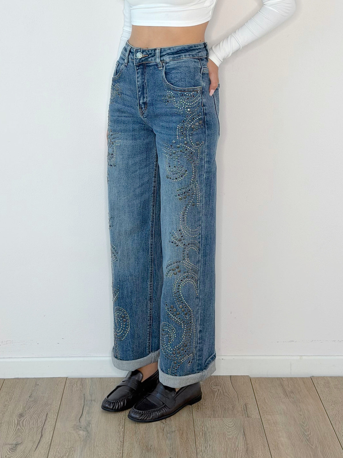 DENIM DECORATO CON BORCHIETTE