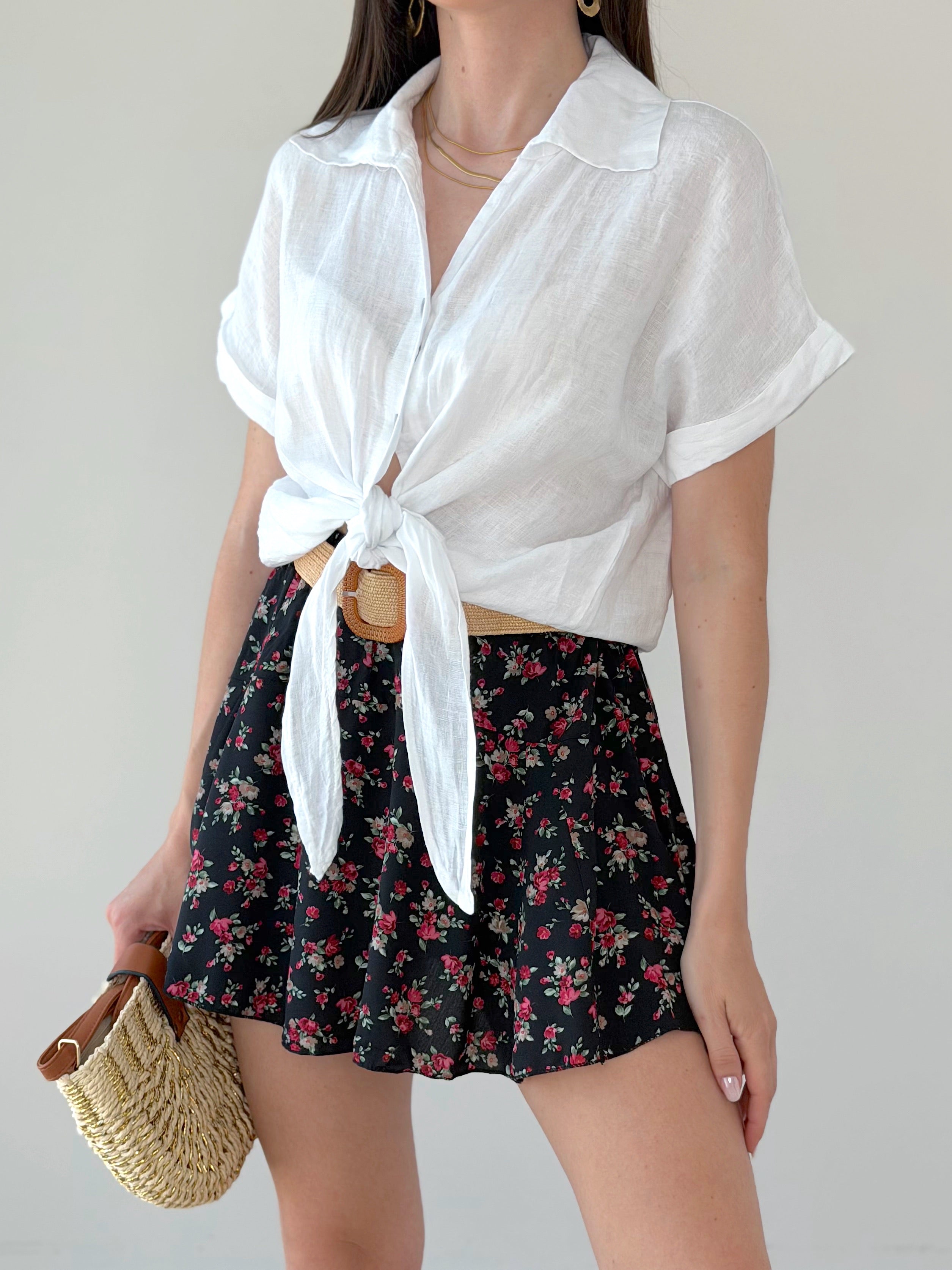 GONNA PANTALONCINO FLOWERS CON CINTURA IN RAFIA