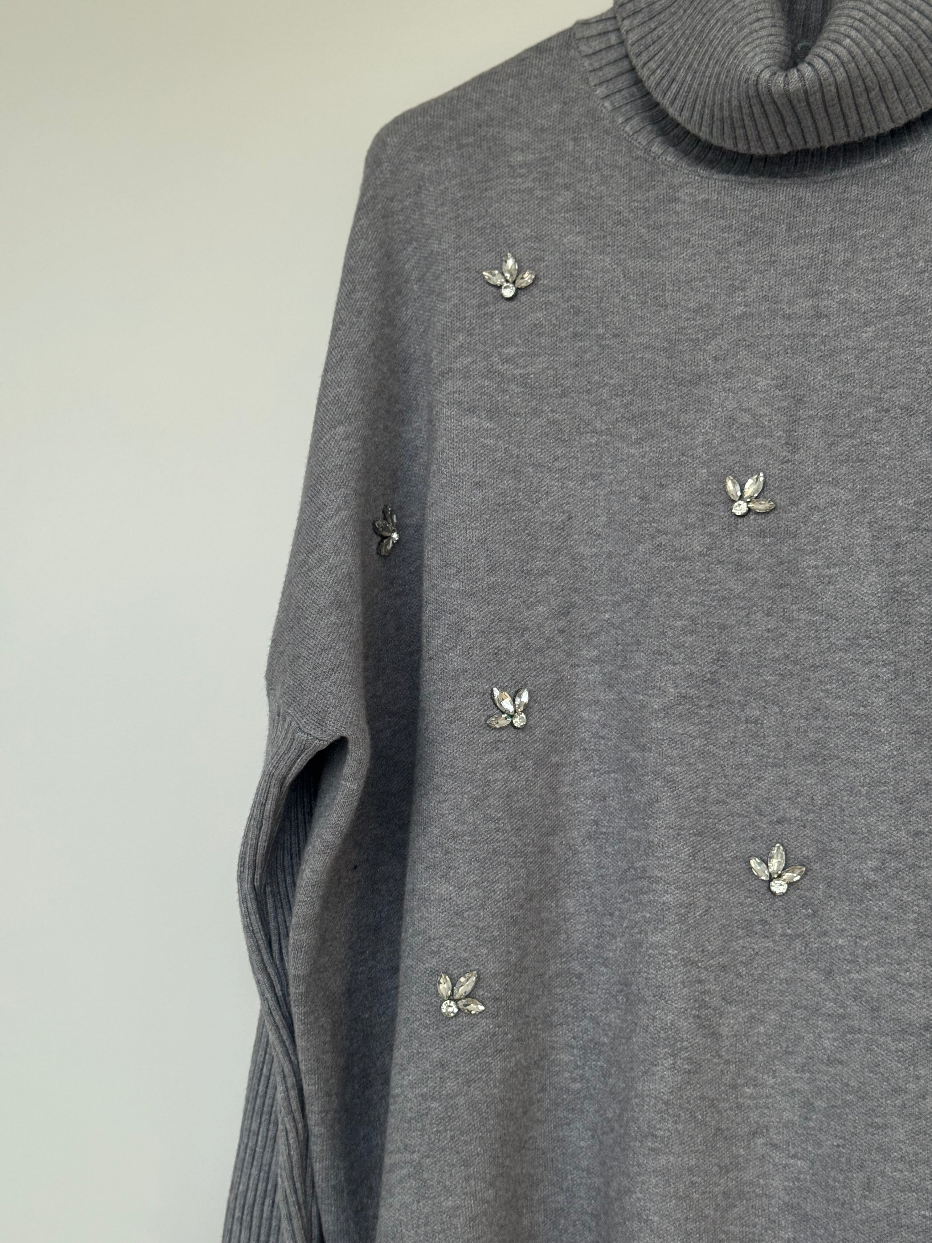 MAGLIONE CON DECORAZIONI GIOIELLO