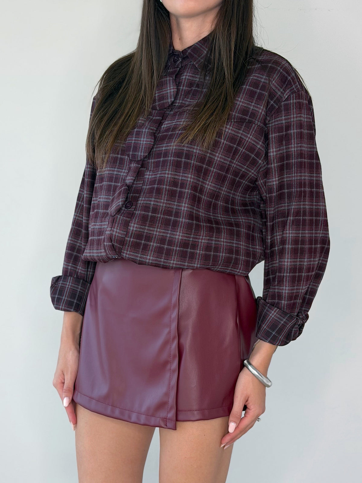 GONNA PANTALONCINO BORDEAUX IN ECOPELLE (FELPATA ALL’INTERNO)