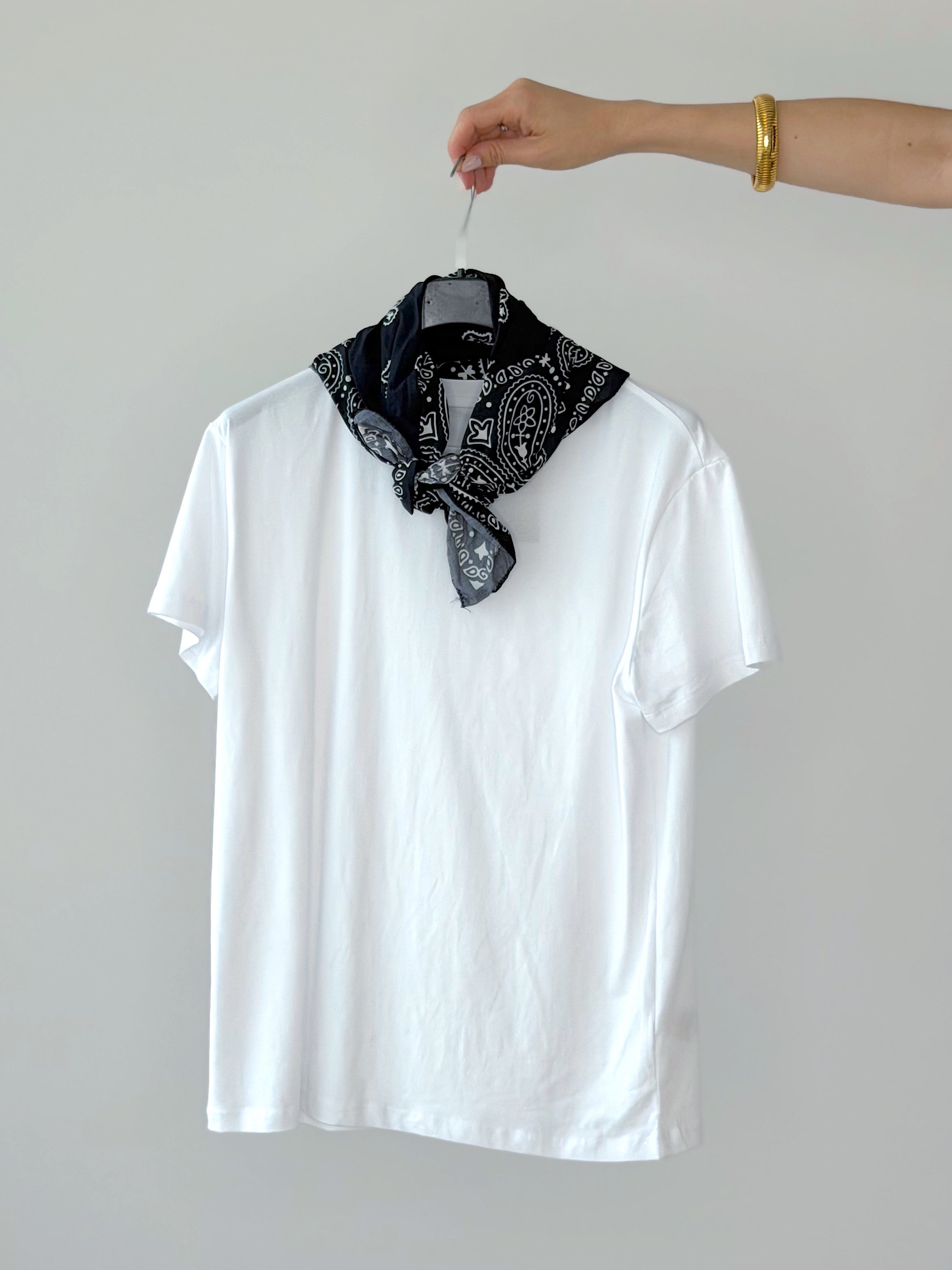 TSHIRT CON BANDANA
