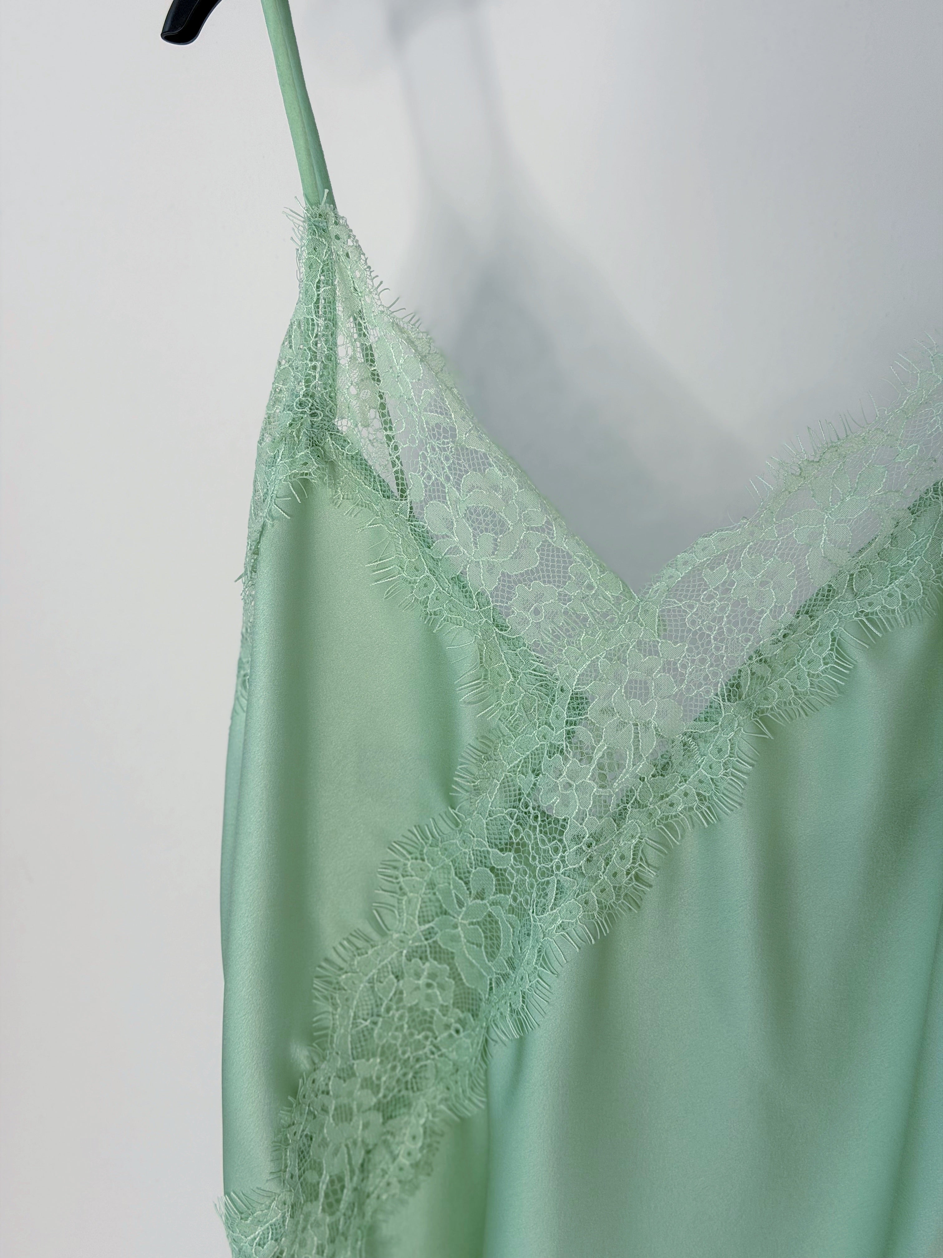 CANOTTIERA ASSIMETRICA CON PIZZO