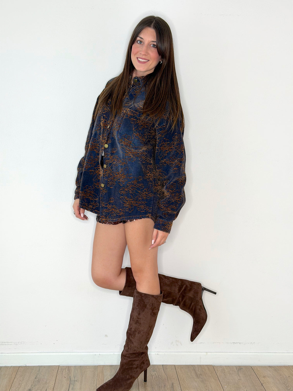 Camicione in Denim con ricami in ciniglia ( PREMIUM )