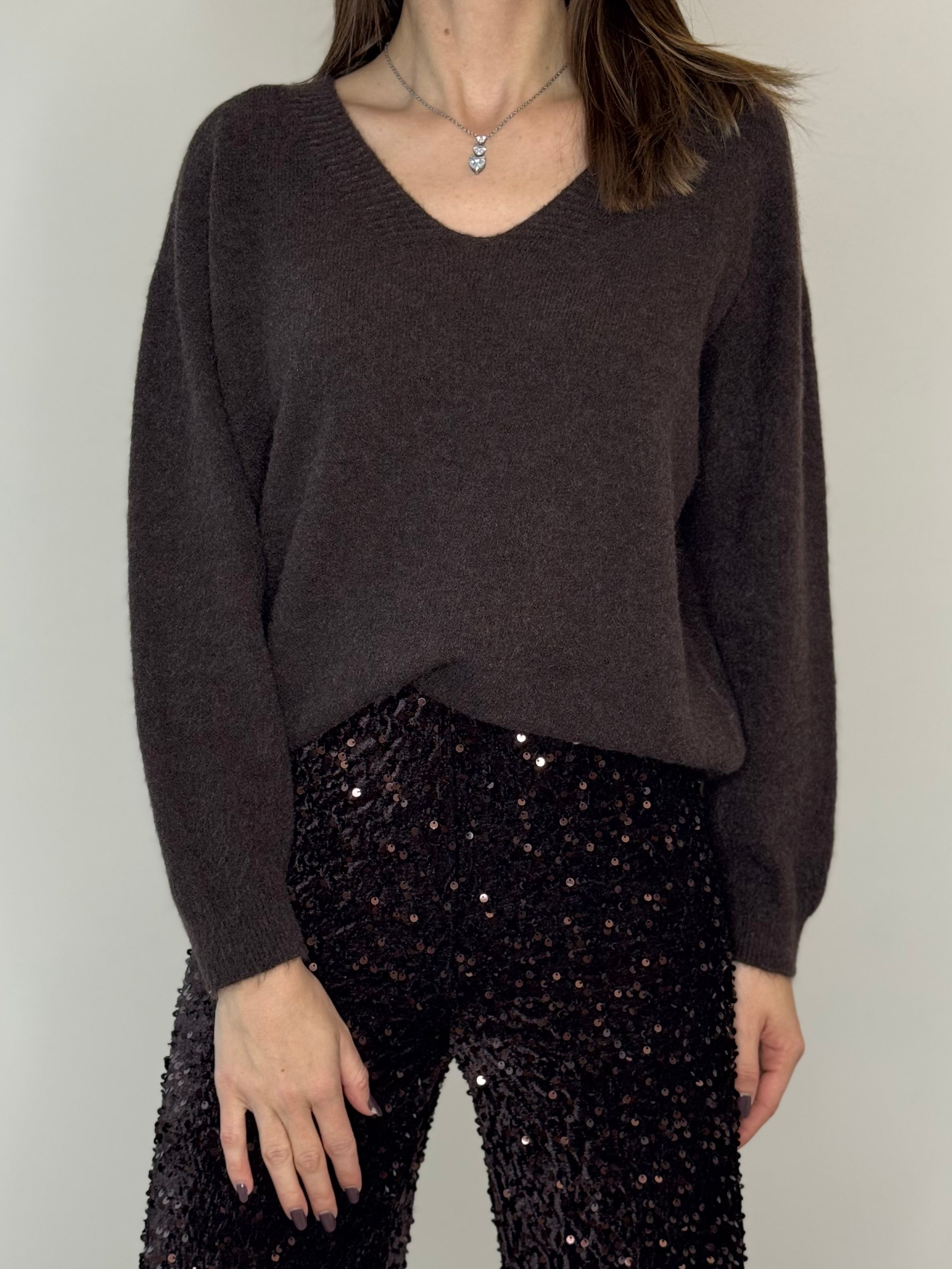 MAGLIONE BASIC SCOLLO A V