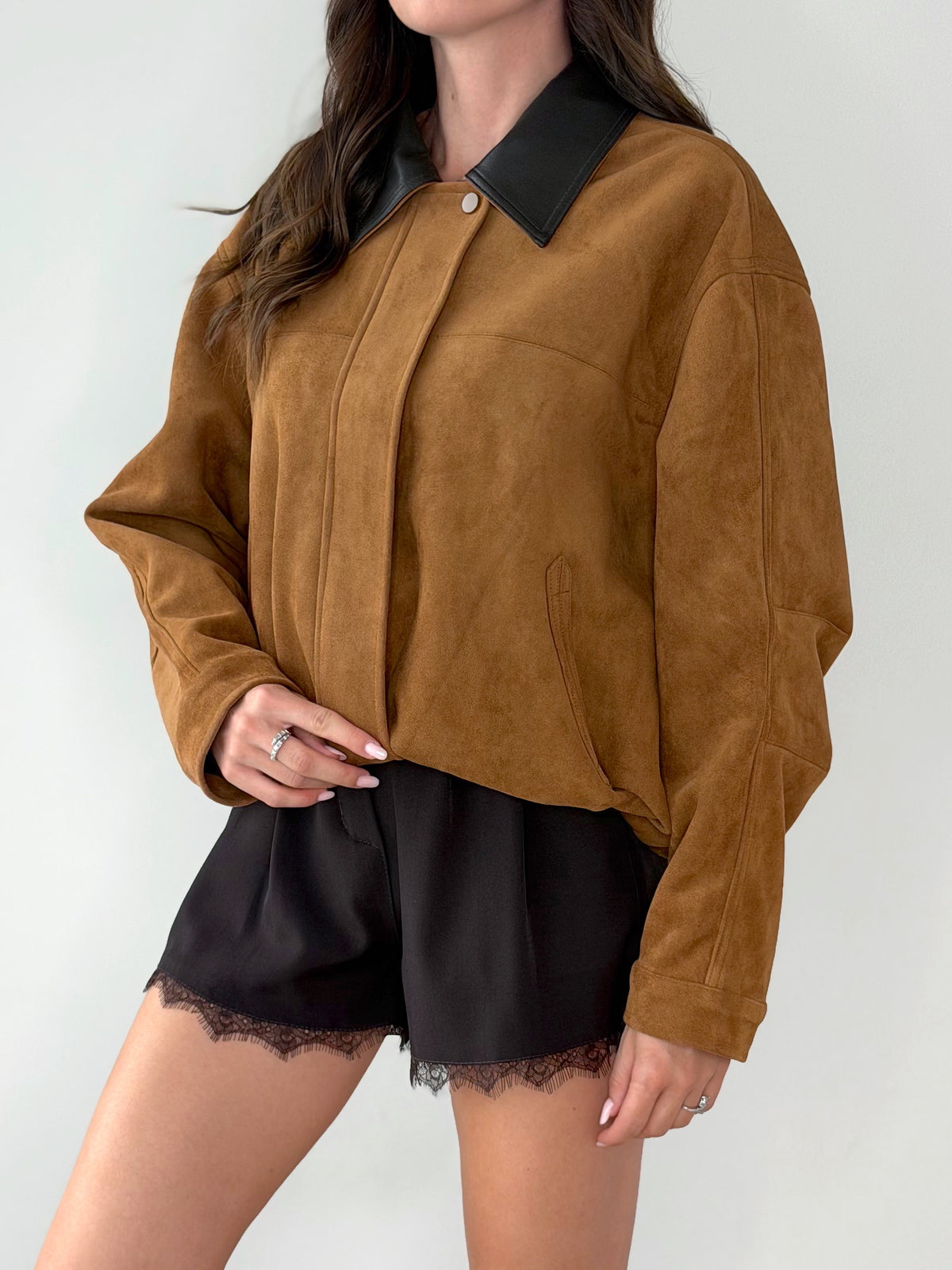 BOMBER IN SUEDE CON COLLETTO ECOPELLE